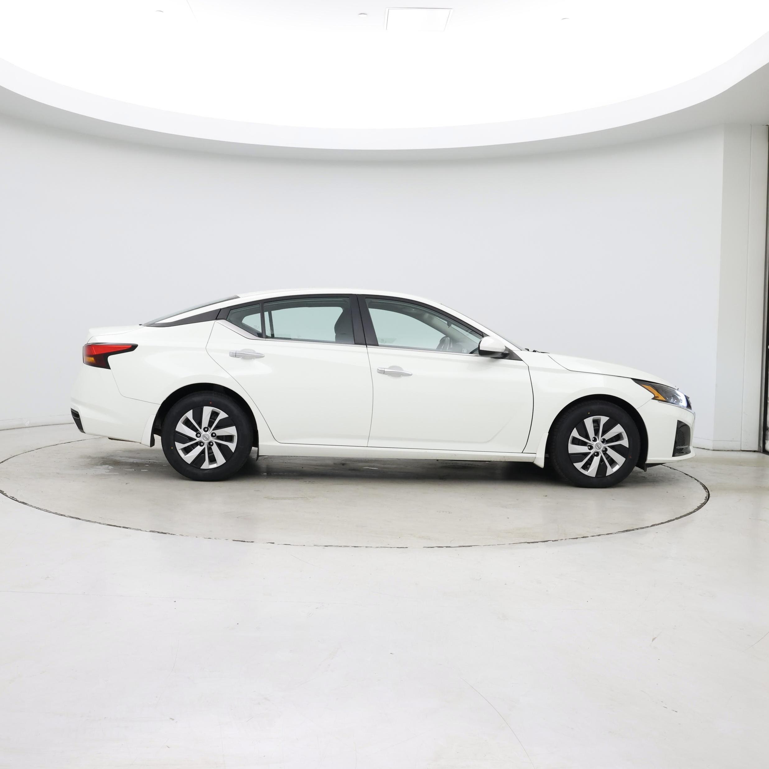 Thumbnail: 2023 Nissan Altima - 7