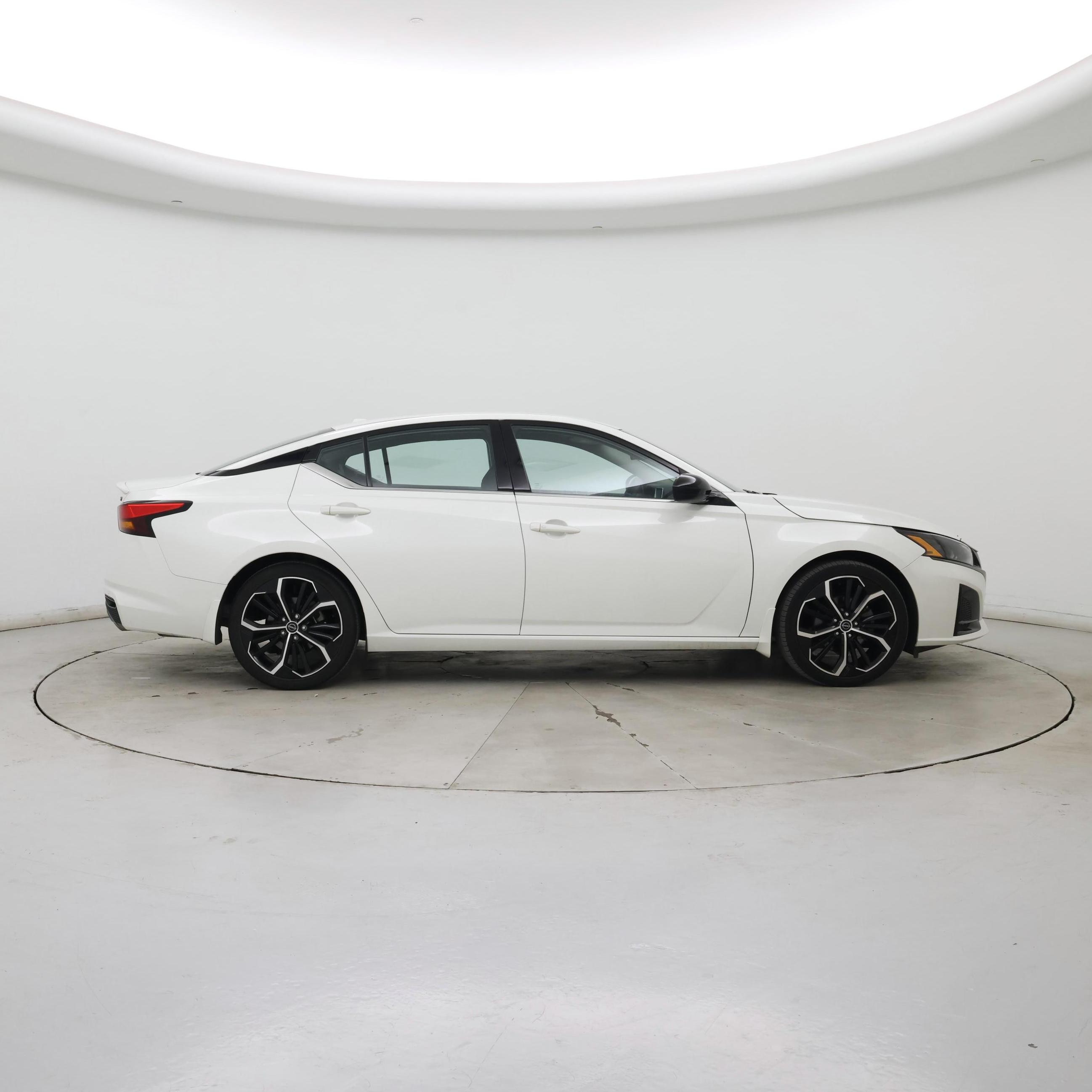 Thumbnail: 2023 Nissan Altima - 7