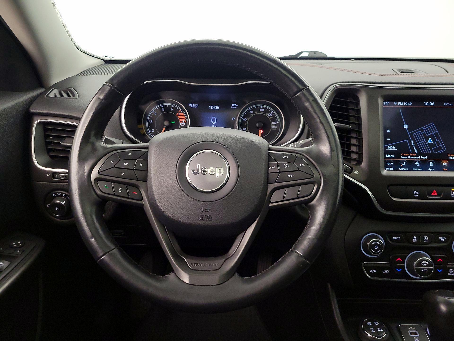 Thumbnail: 2021 Jeep Cherokee - 10