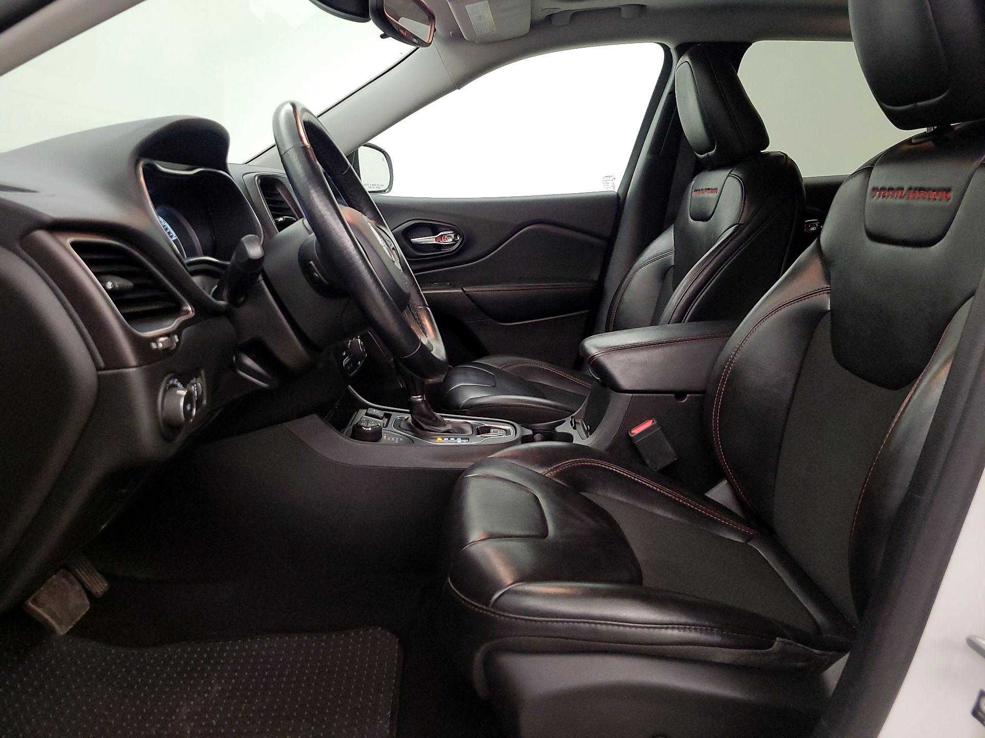 Thumbnail: 2021 Jeep Cherokee - 11