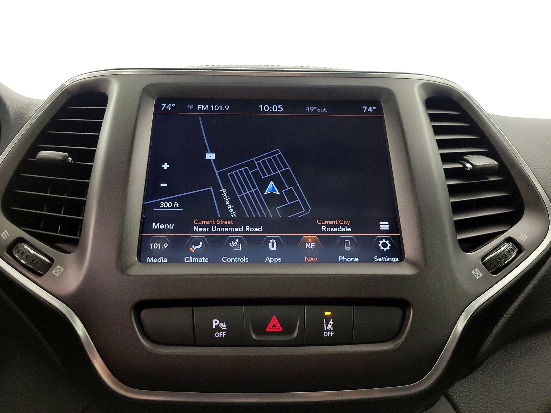 Thumbnail: 2021 Jeep Cherokee - 14