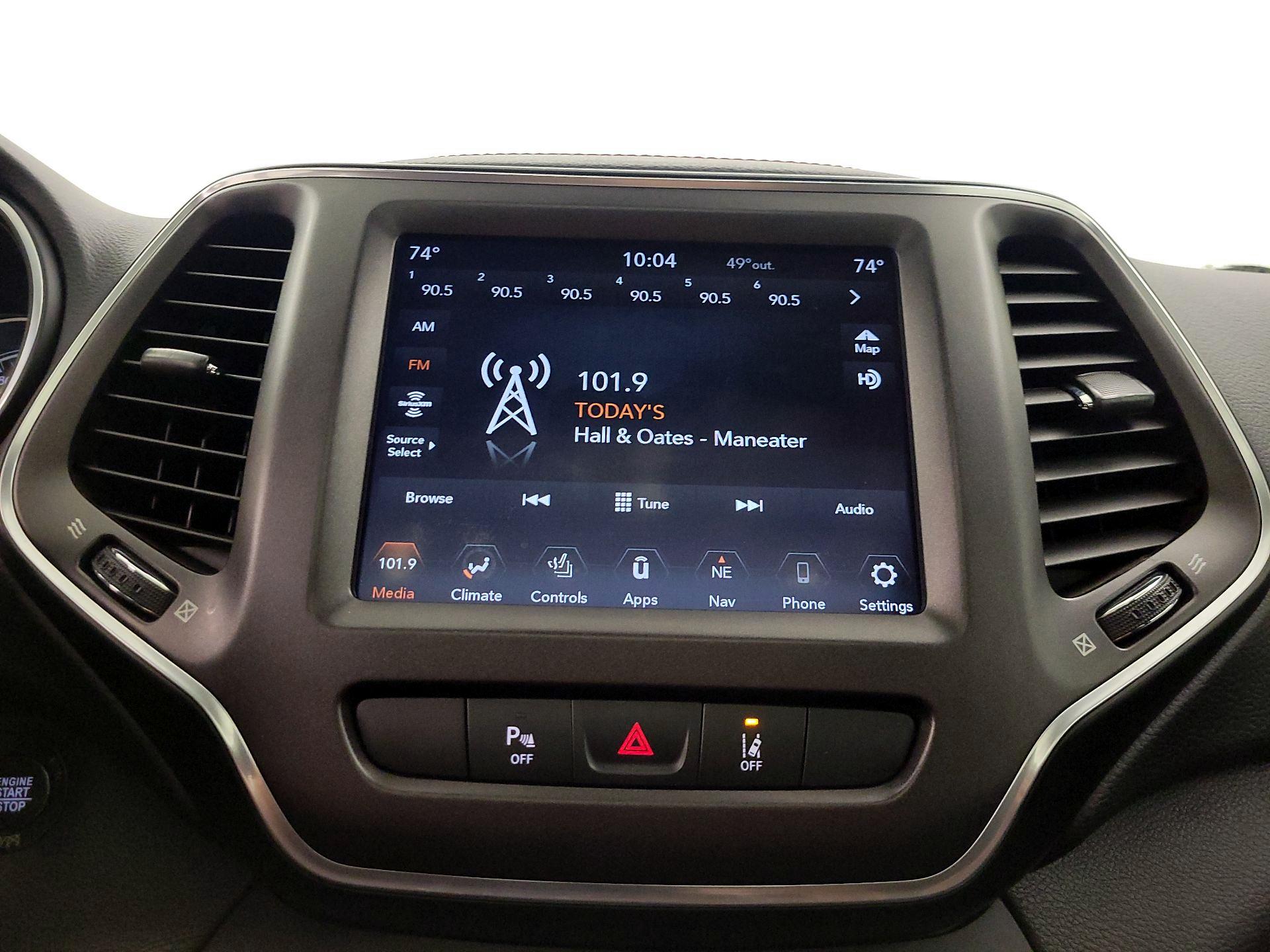 Thumbnail: 2021 Jeep Cherokee - 16