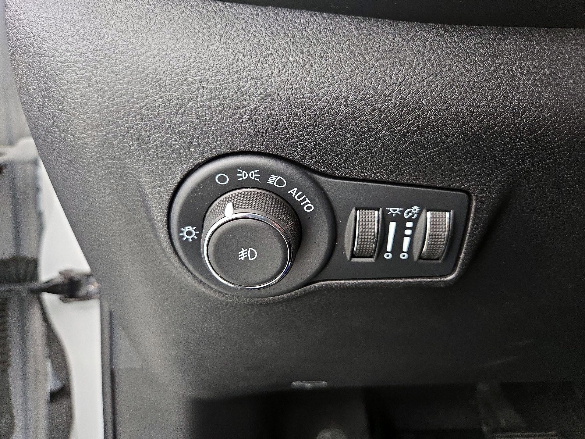 Thumbnail: 2022 Jeep Compass - 13