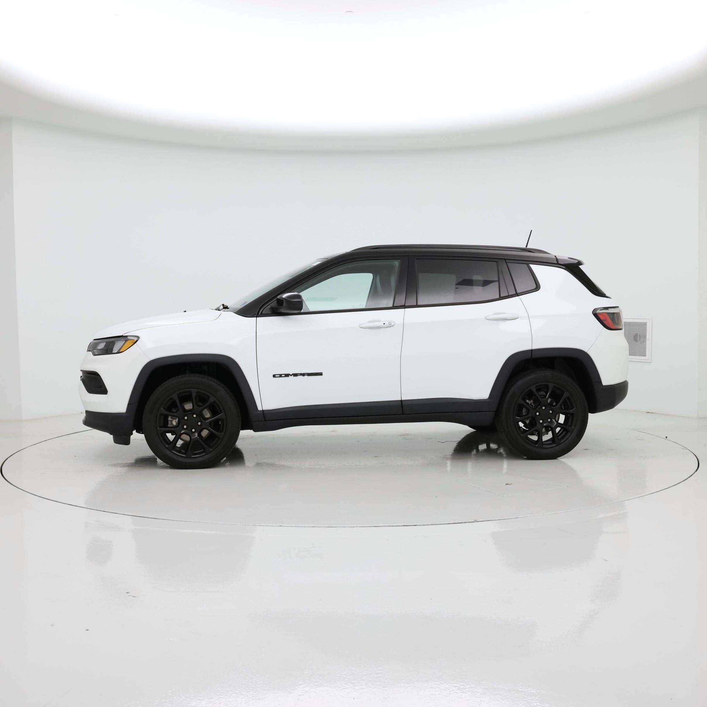 Thumbnail: 2022 Jeep Compass - 3