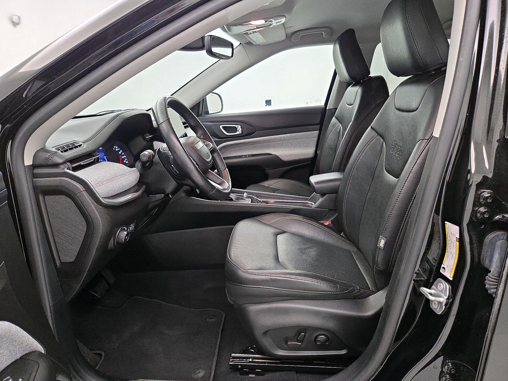 Thumbnail: 2022 Jeep Compass - 11