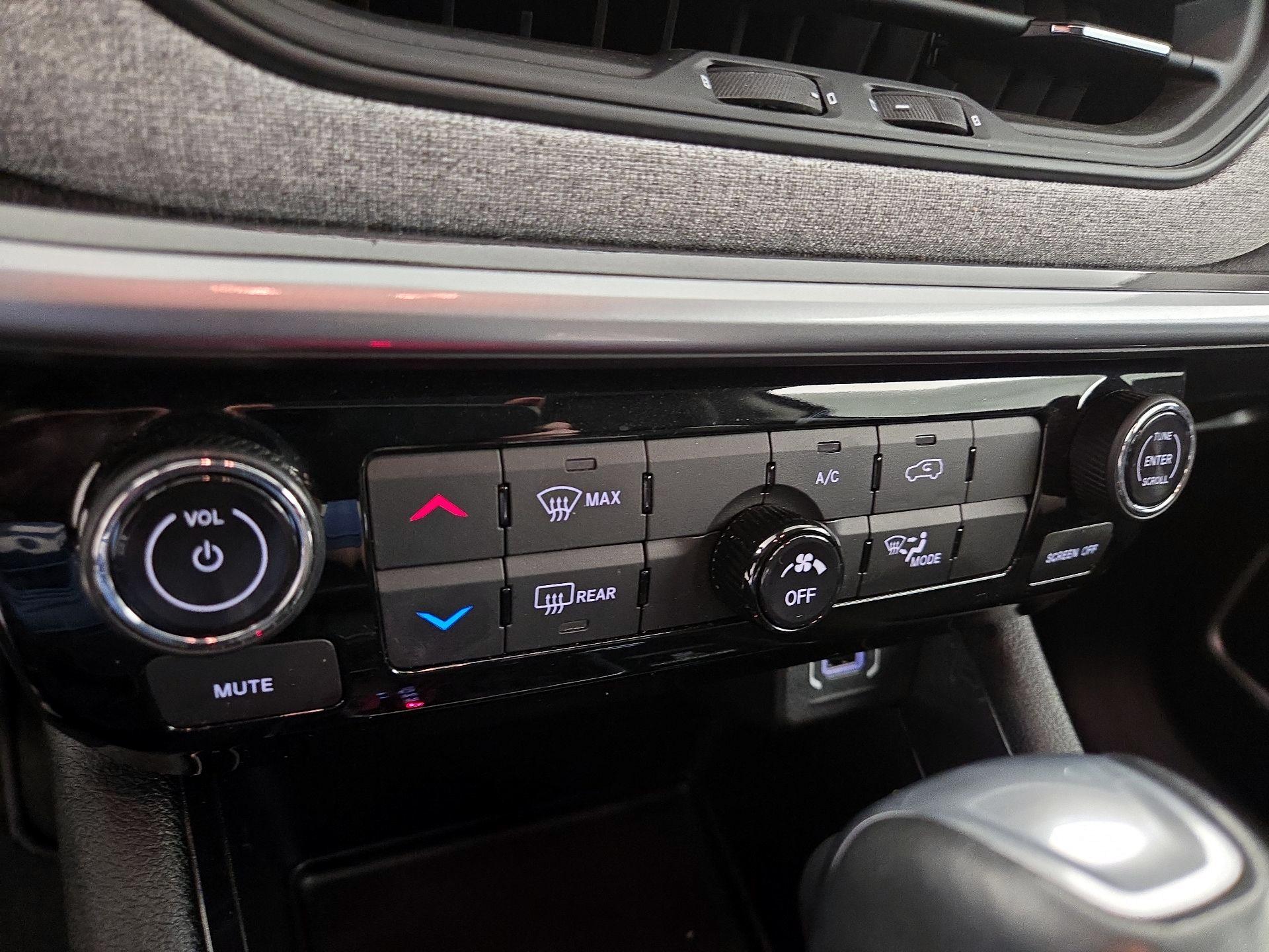 Thumbnail: 2022 Jeep Compass - 16