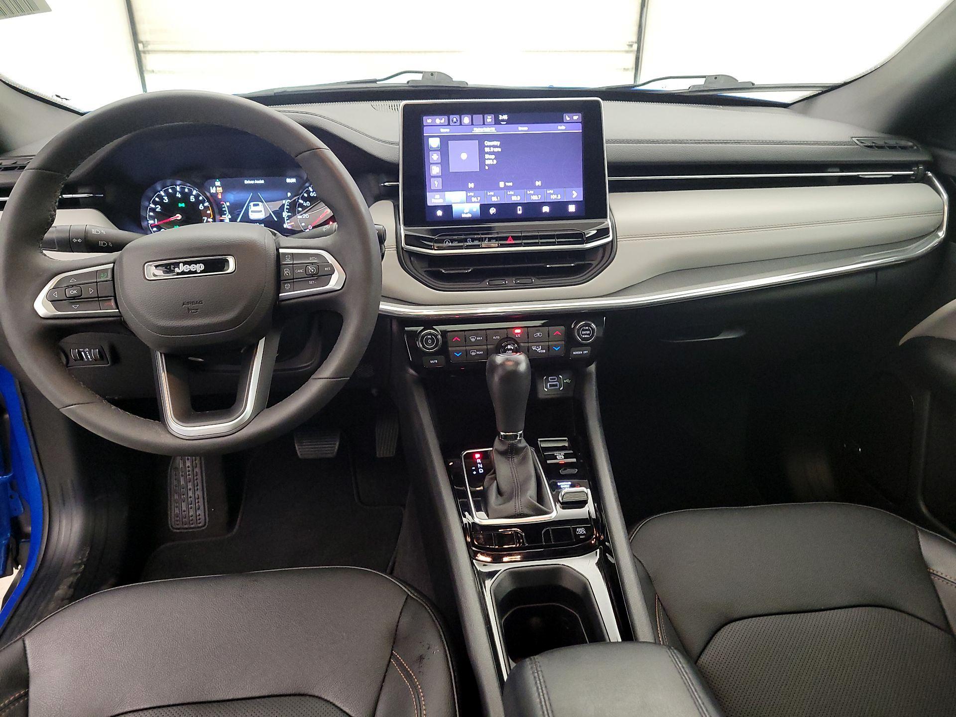 Thumbnail: 2023 Jeep Compass - 9