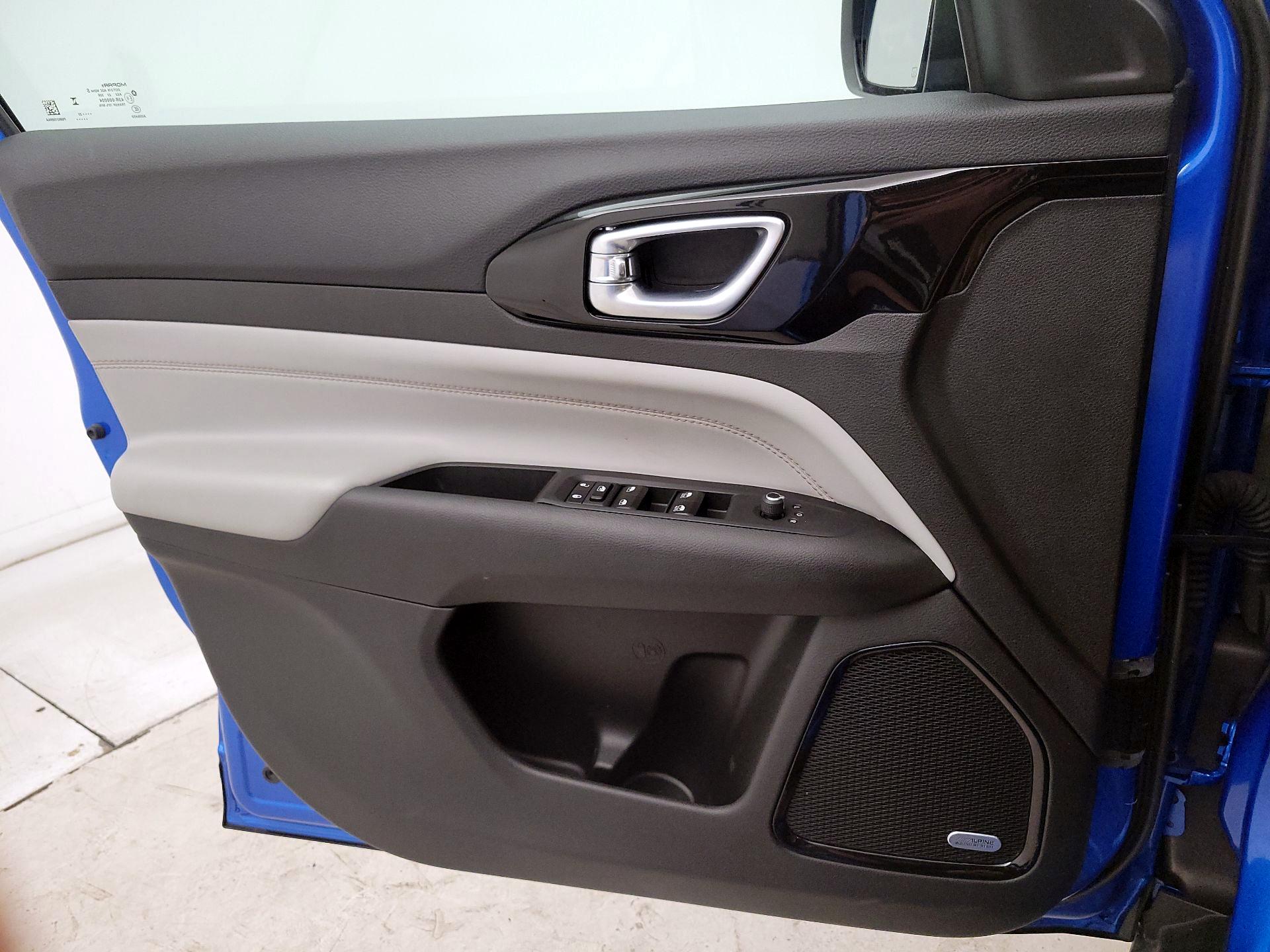 Thumbnail: 2023 Jeep Compass - 12