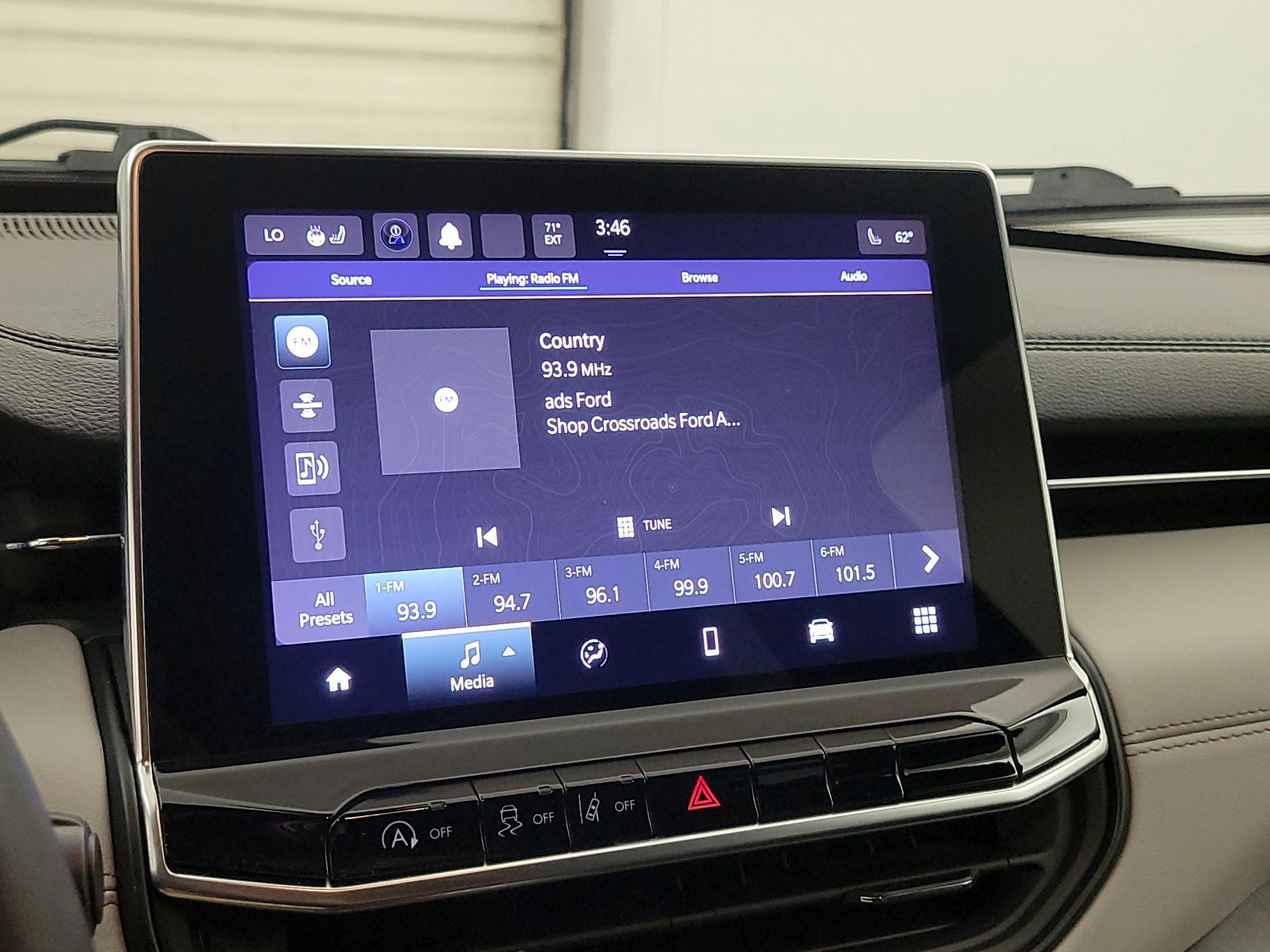 Thumbnail: 2023 Jeep Compass - 15