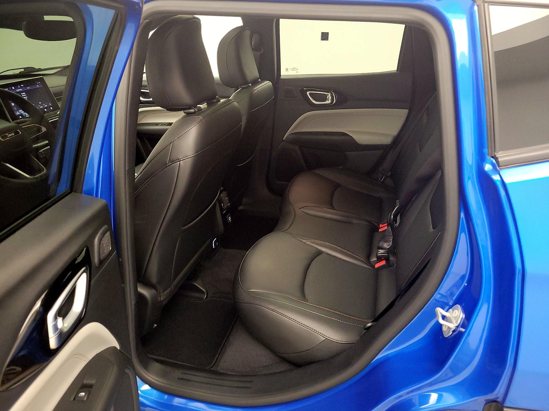 Thumbnail: 2023 Jeep Compass - 20