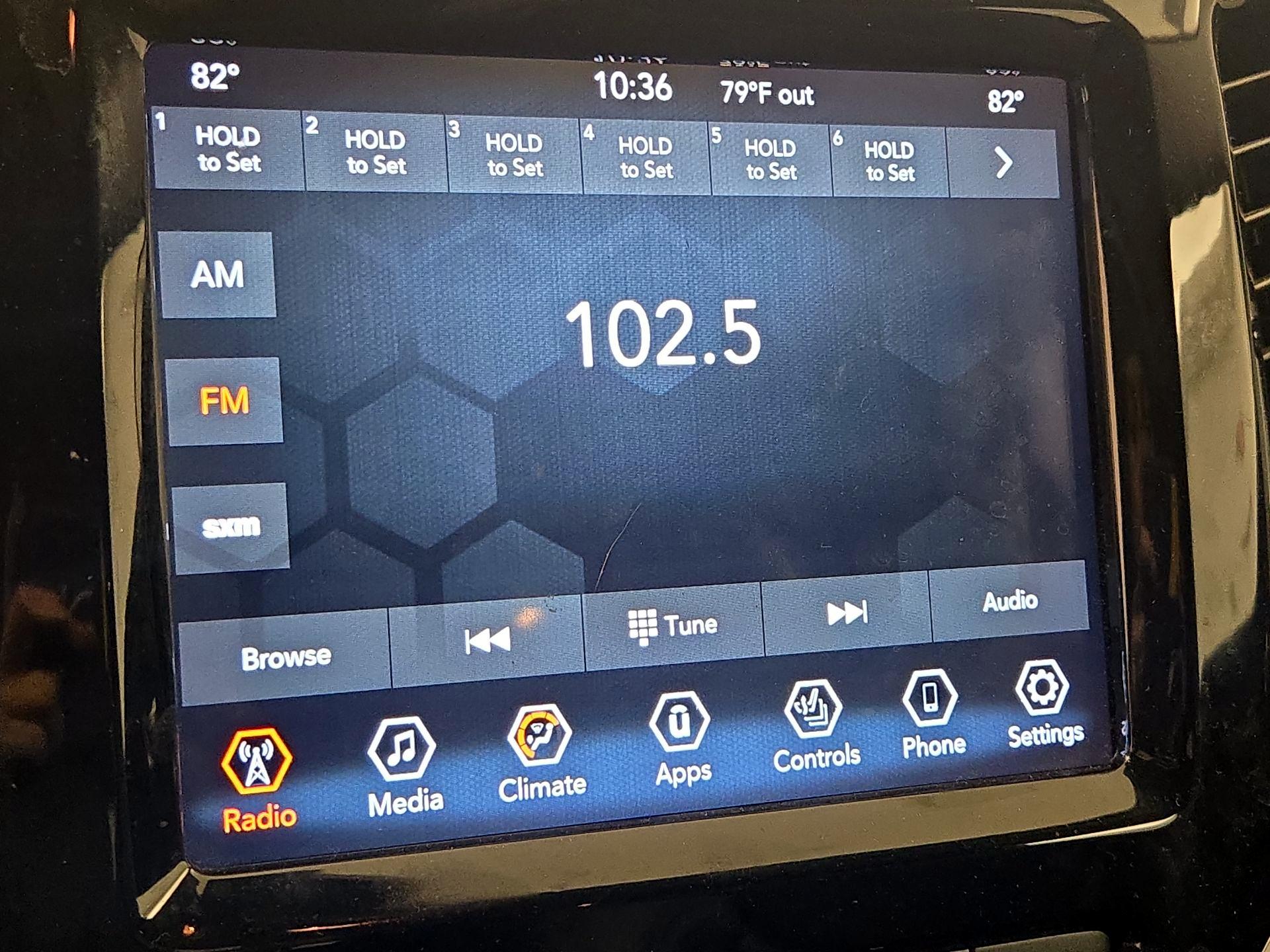 Thumbnail: 2021 Jeep Cherokee - 15