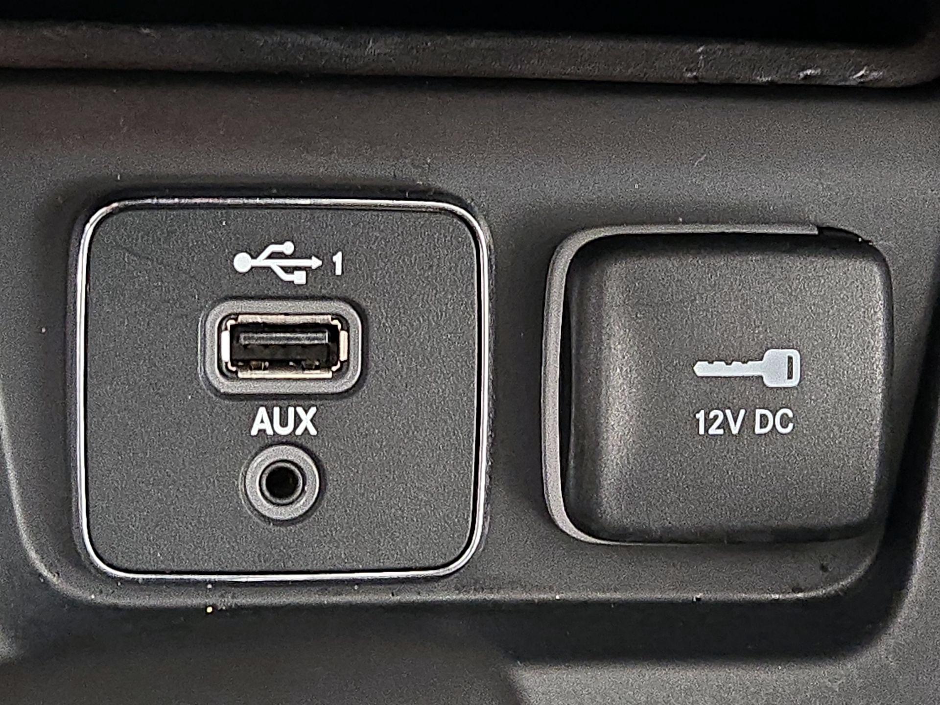 Thumbnail: 2021 Jeep Cherokee - 18