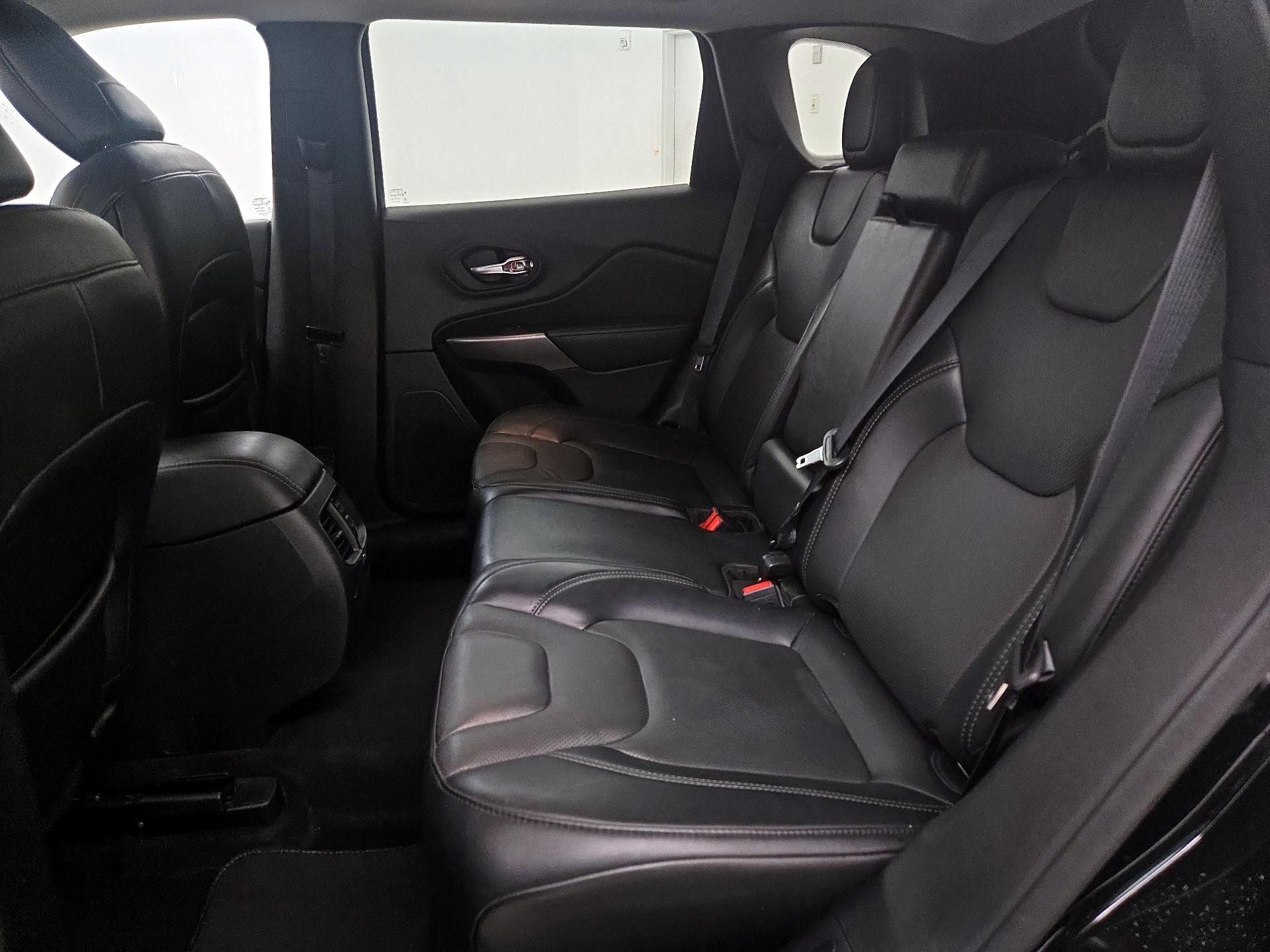 Thumbnail: 2021 Jeep Cherokee - 20