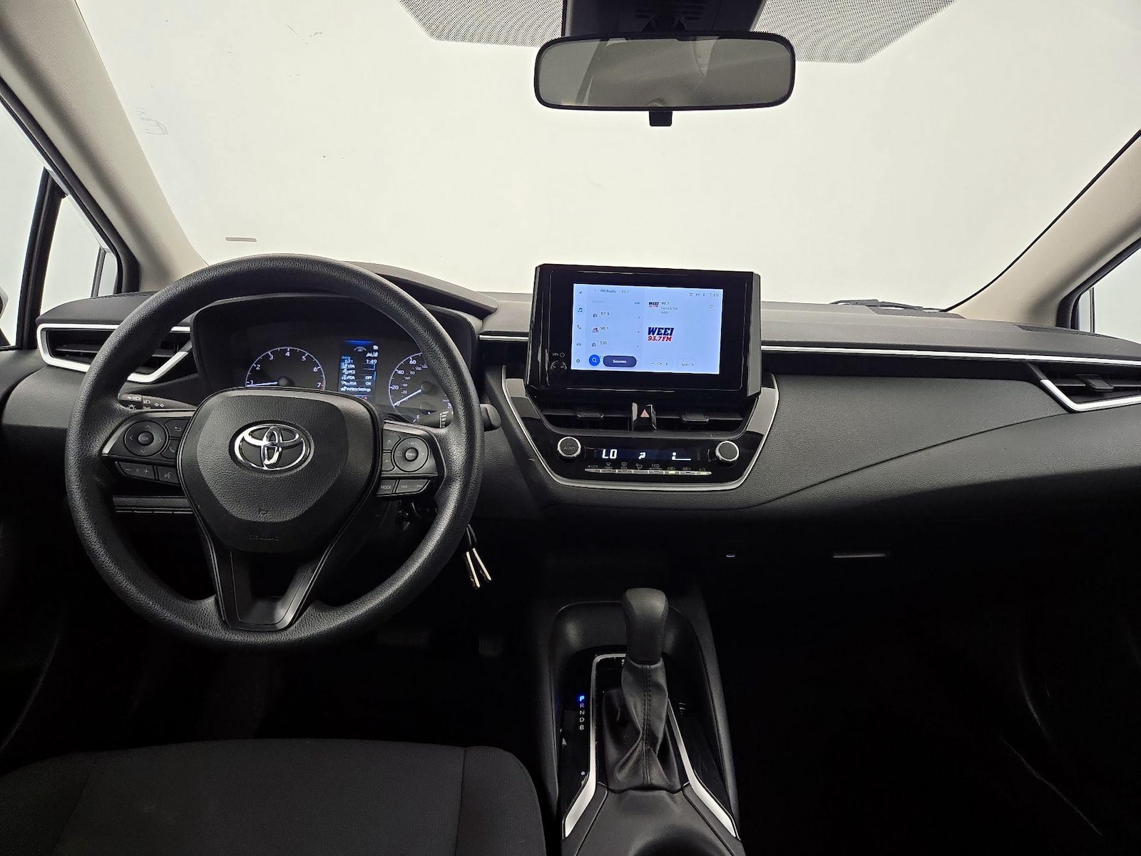 2024 Toyota Corolla LE - Photo 11