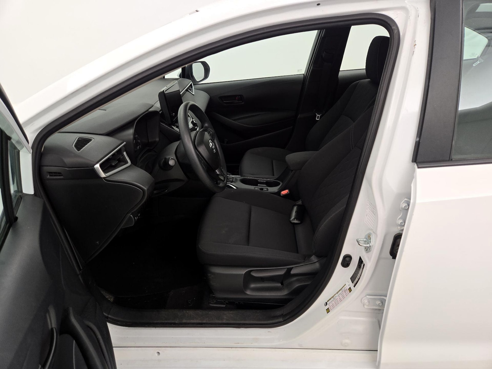2024 Toyota Corolla LE - Photo 13