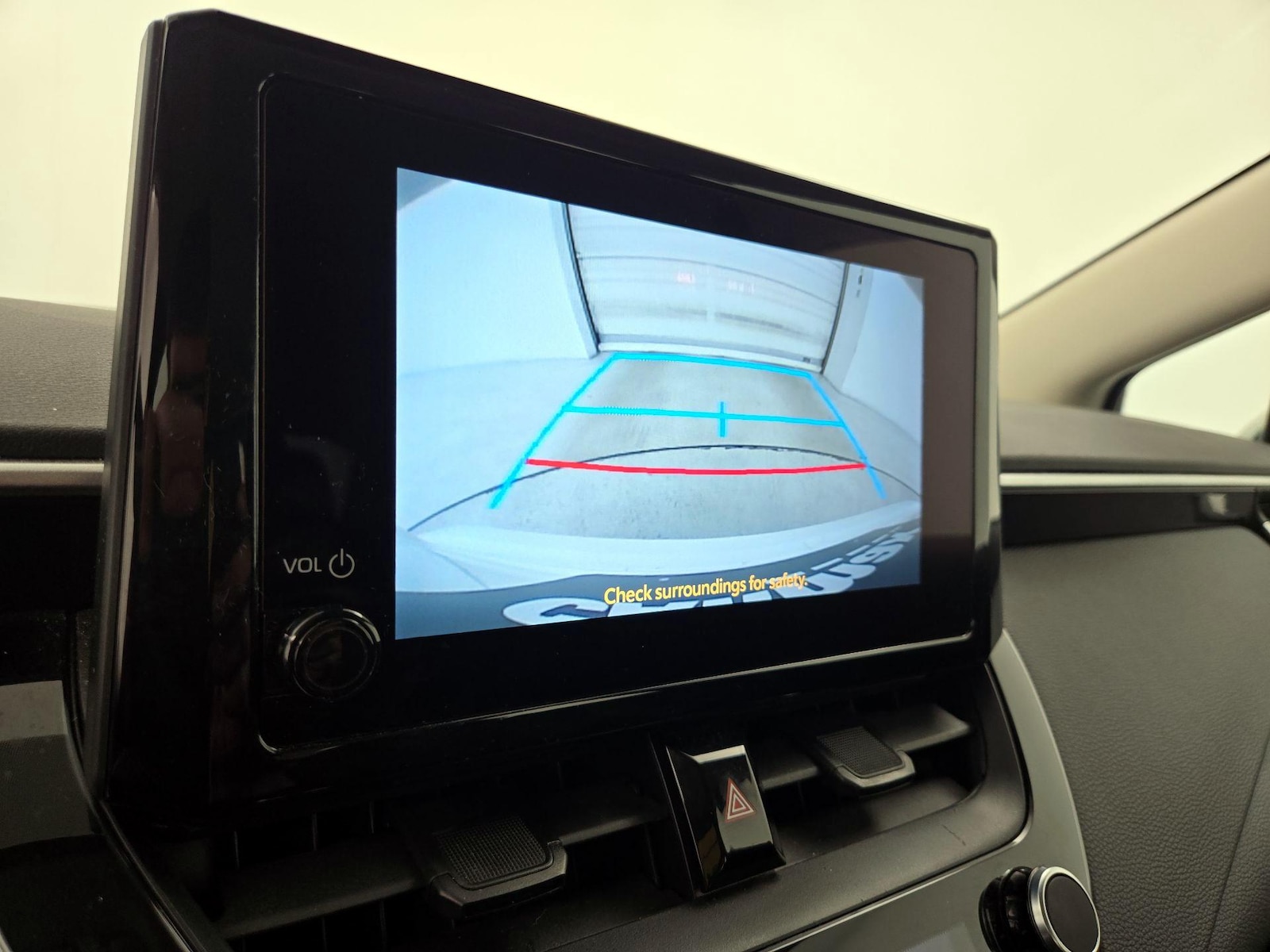 2024 Toyota Corolla LE - Photo 16