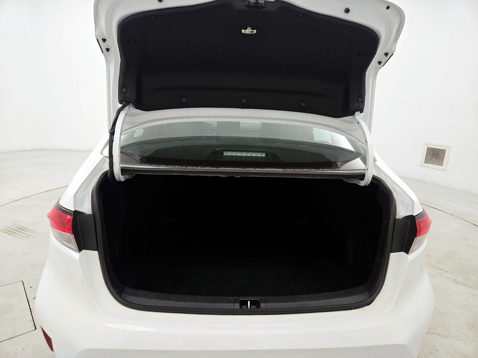 2024 Toyota Corolla LE - Photo 22