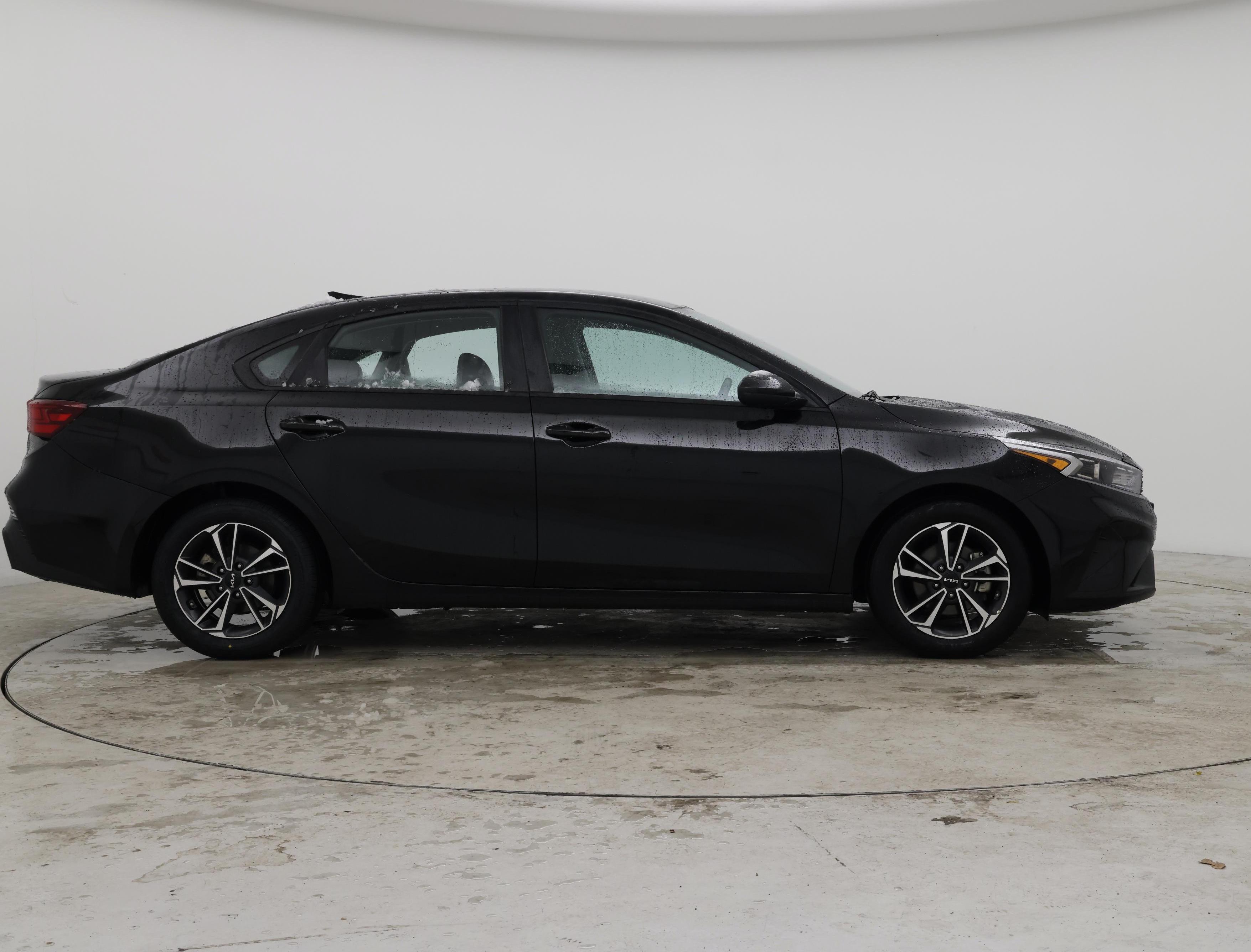 Thumbnail: 2024 Kia Forte - 7