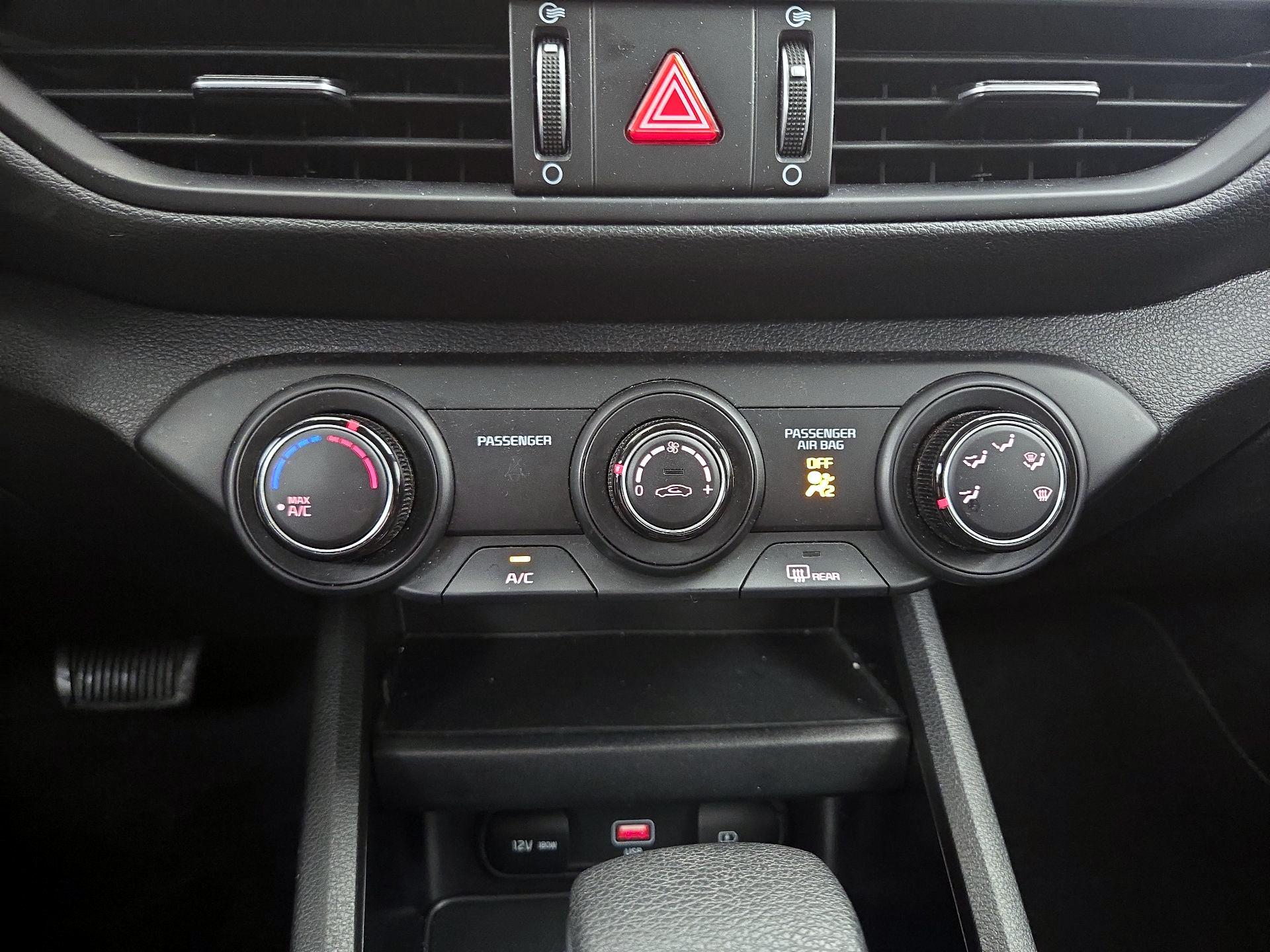 Thumbnail: 2024 Kia Forte - 16