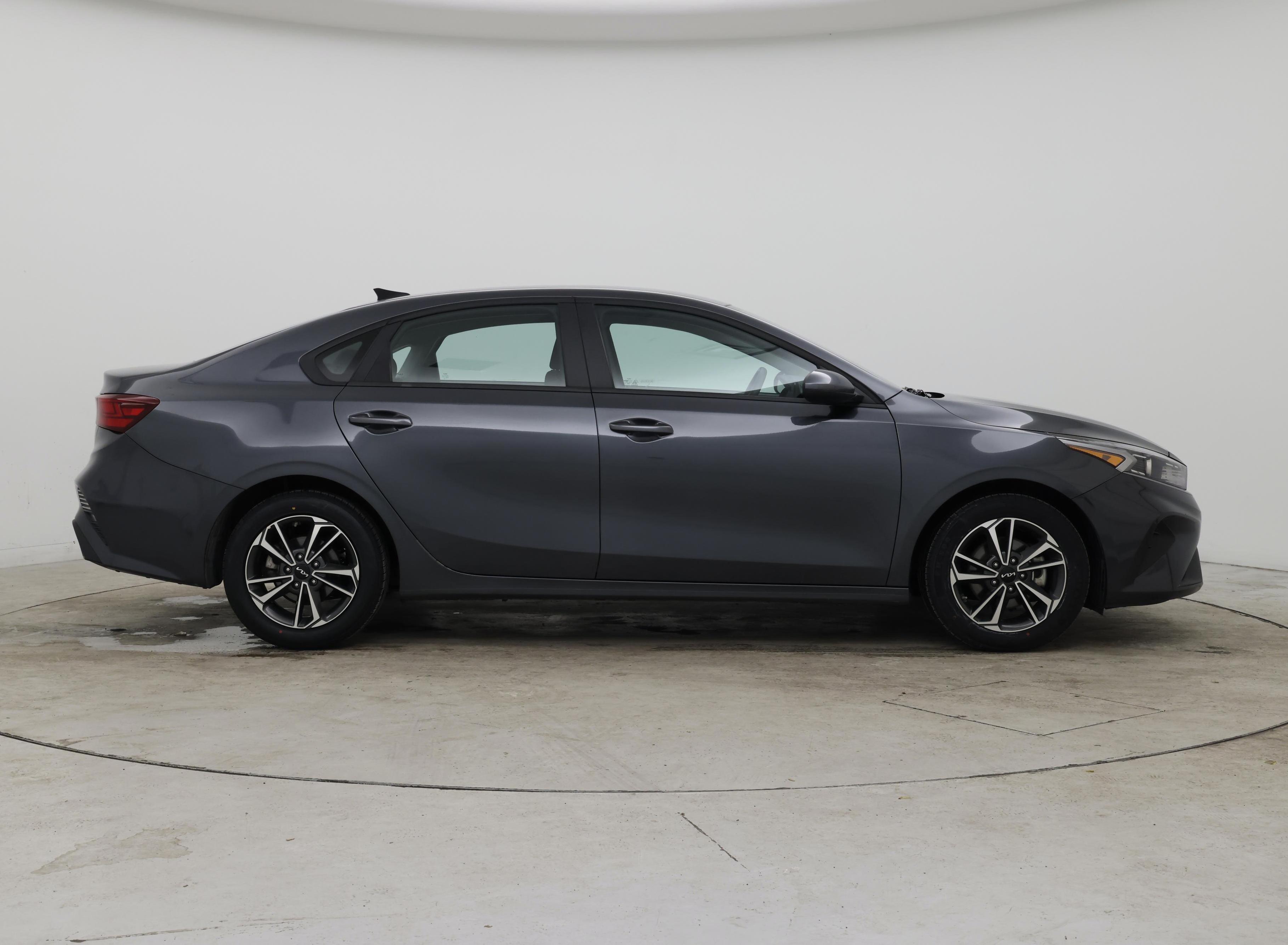 Thumbnail: 2024 Kia Forte - 7