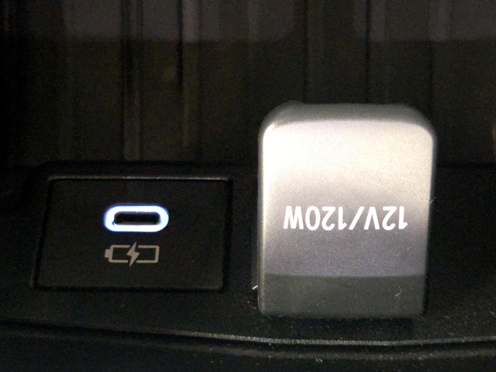 Thumbnail: 2025 Toyota Corolla - 18