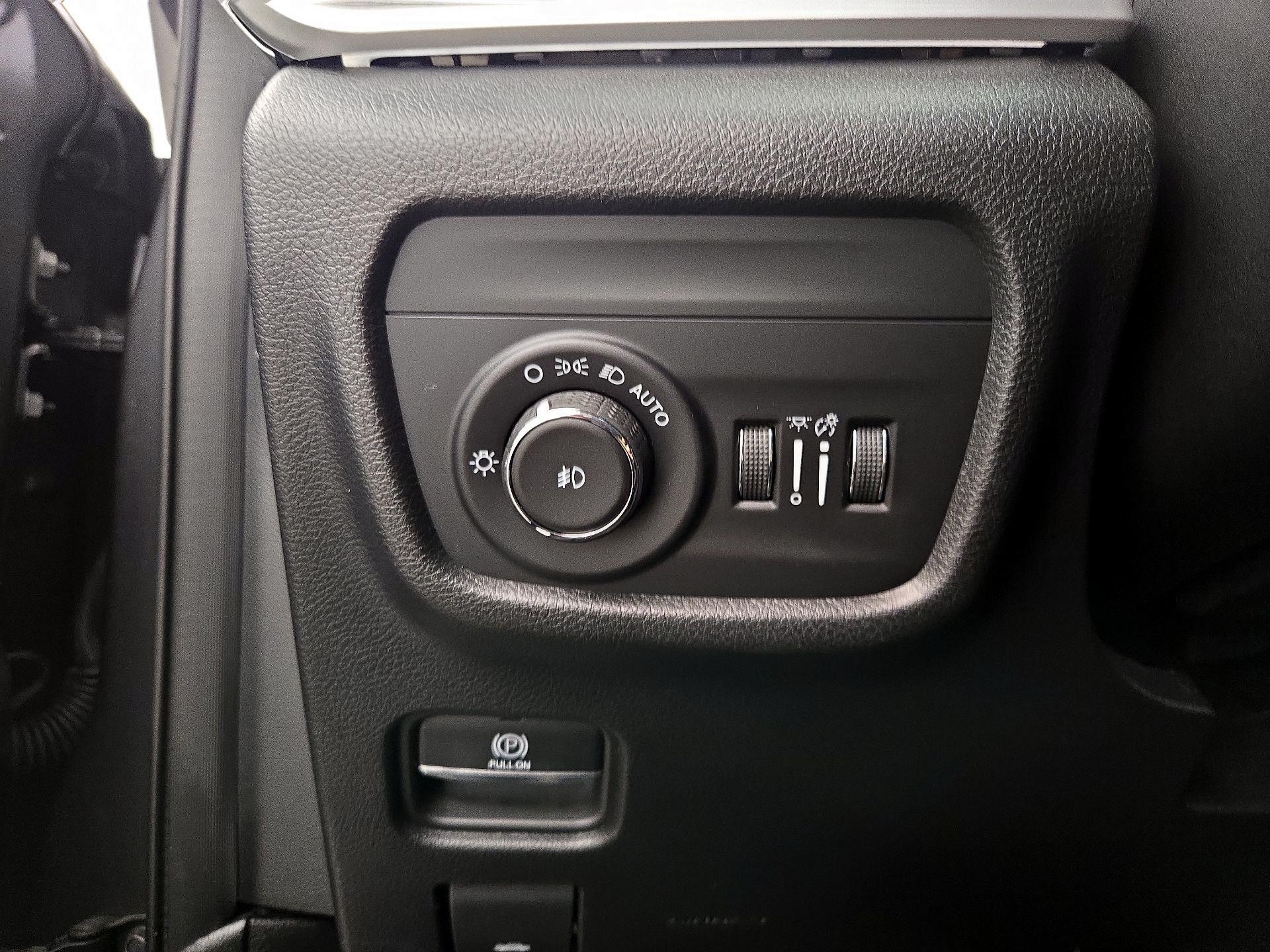 Thumbnail: 2022 Jeep Grand Cherokee - 13