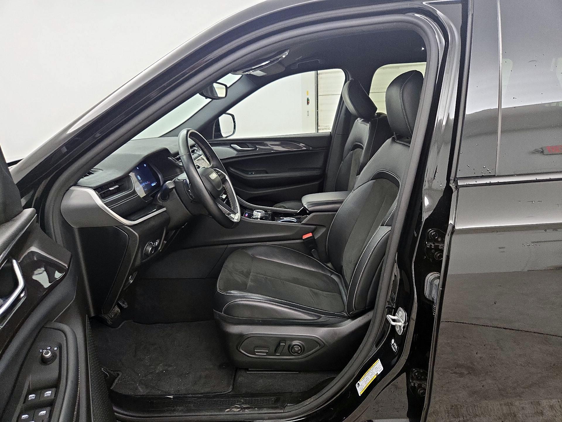 Thumbnail: 2022 Jeep Grand Cherokee L - 11