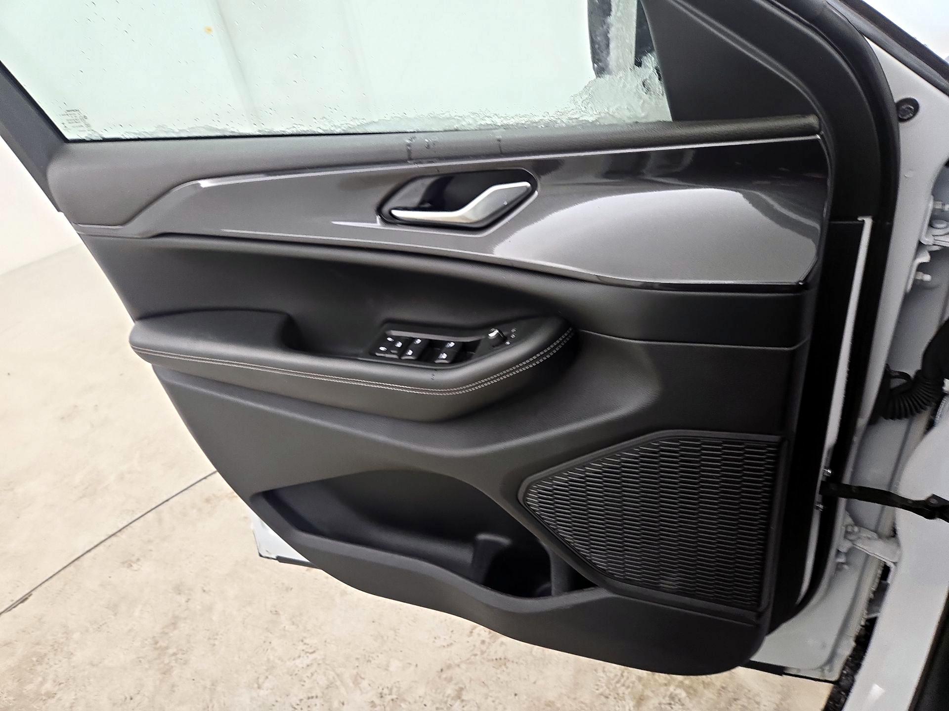 Thumbnail: 2023 Jeep Grand Cherokee - 12