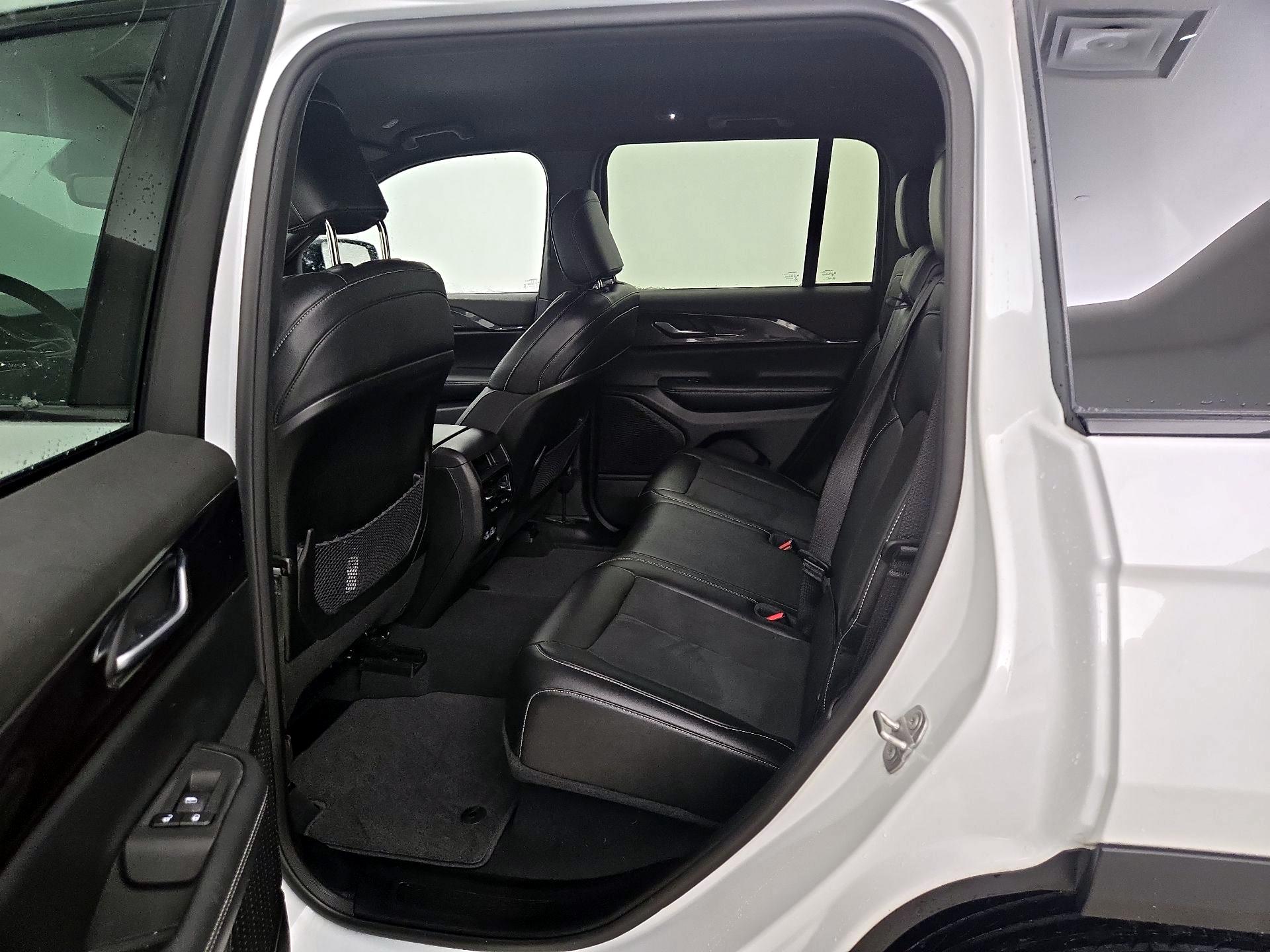 Thumbnail: 2023 Jeep Grand Cherokee - 19