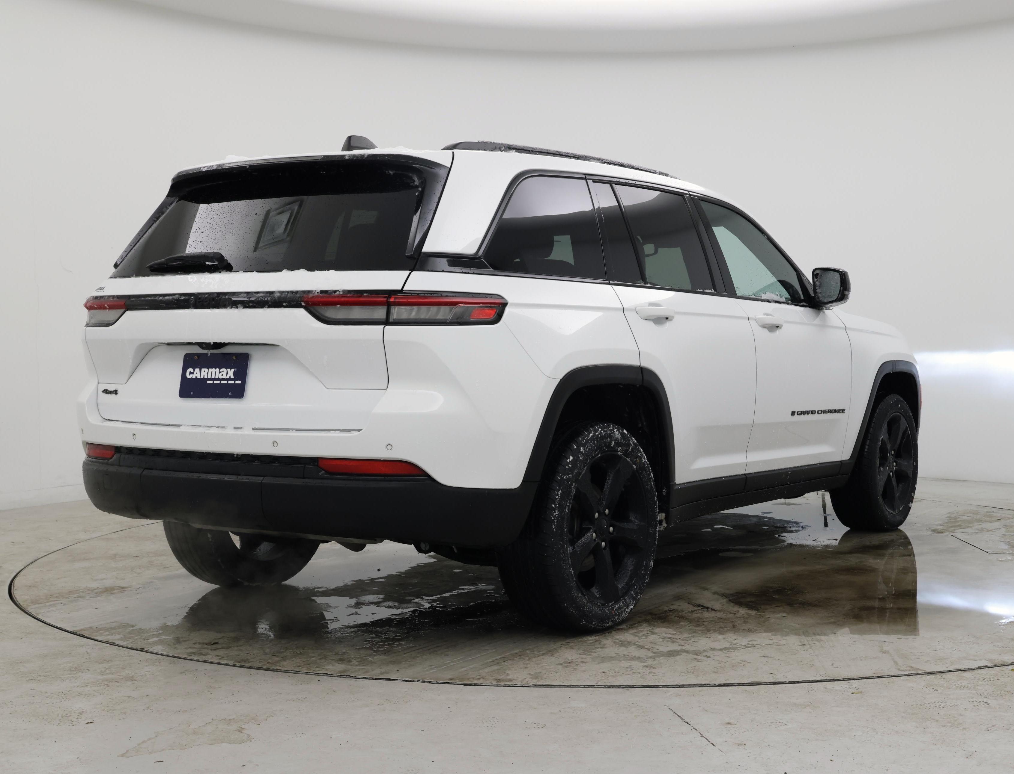 Thumbnail: 2023 Jeep Grand Cherokee - 8