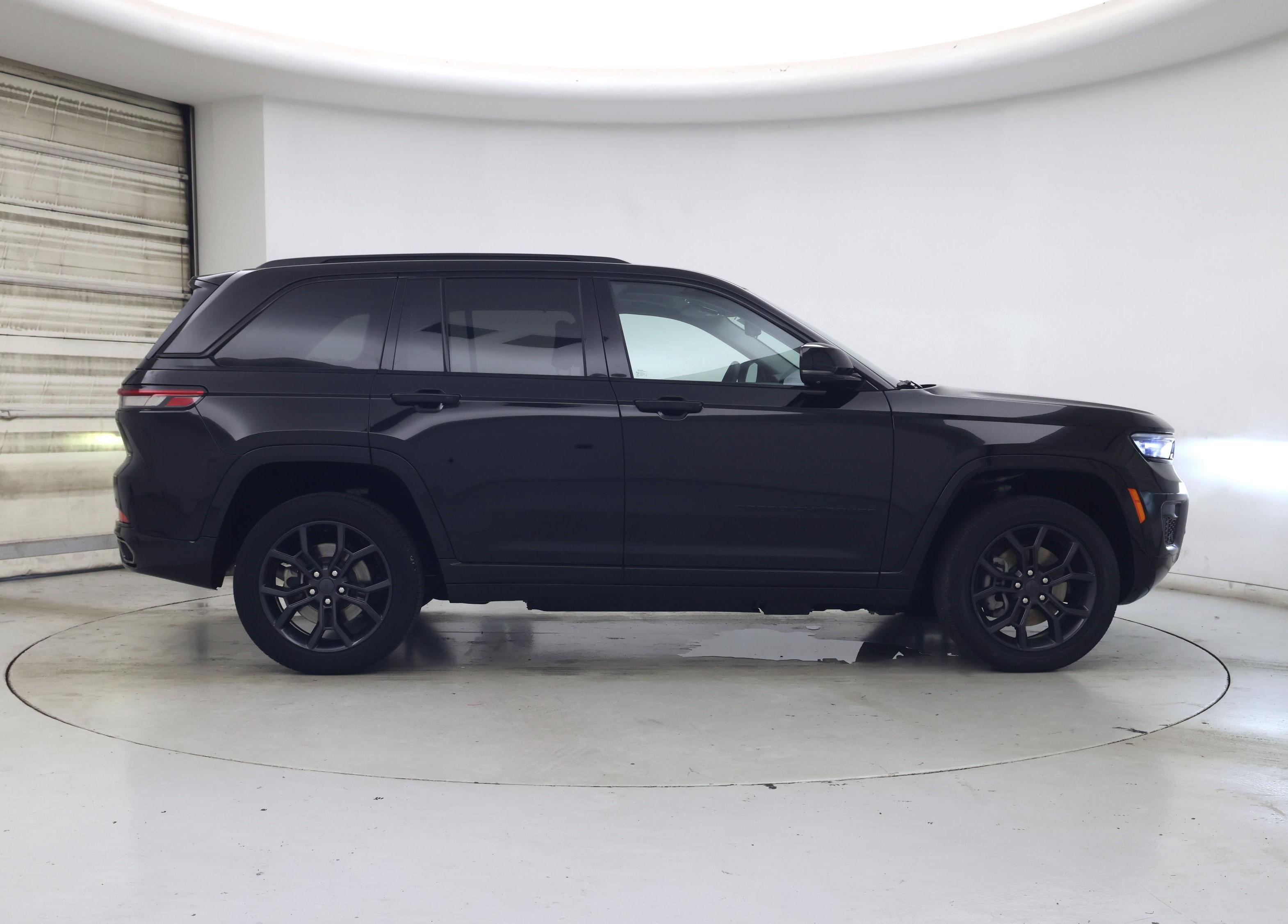 Thumbnail: 2023 Jeep Grand Cherokee - 7