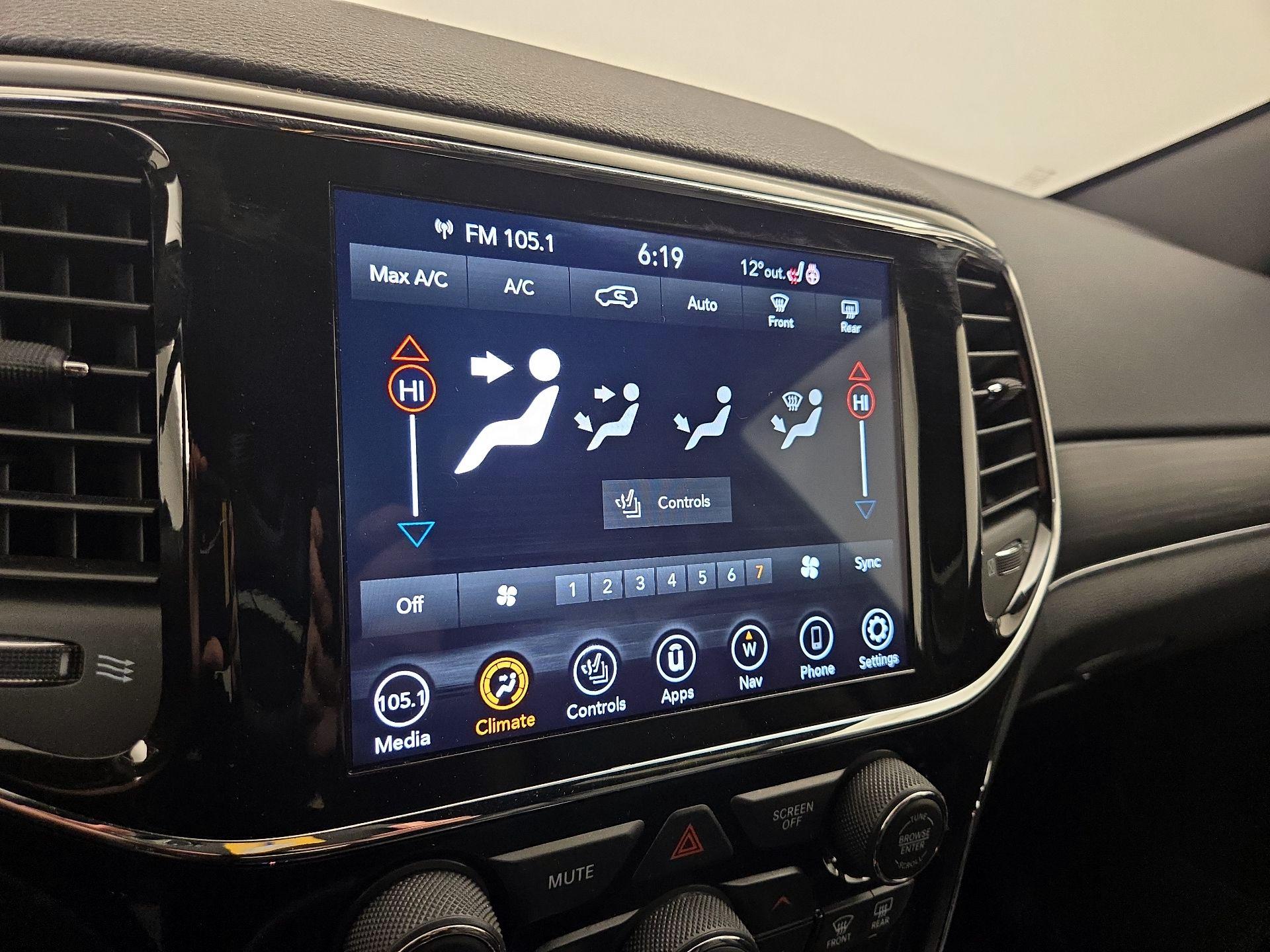 Thumbnail: 2021 Jeep Grand Cherokee - 17