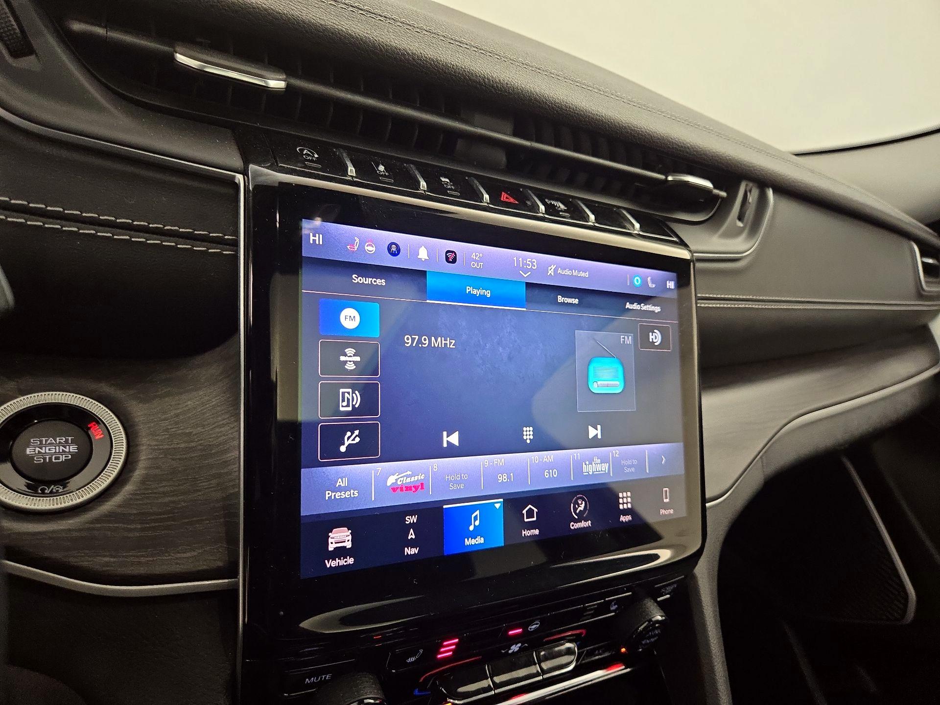 Thumbnail: 2022 Jeep Grand Cherokee L - 16