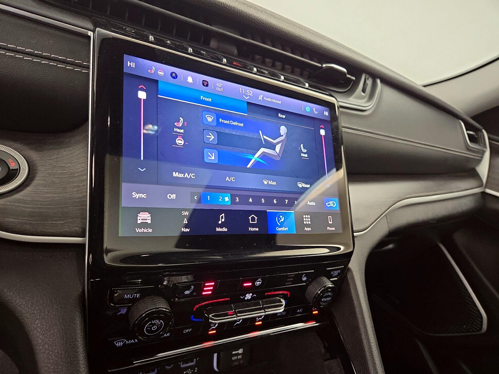 Thumbnail: 2022 Jeep Grand Cherokee L - 17