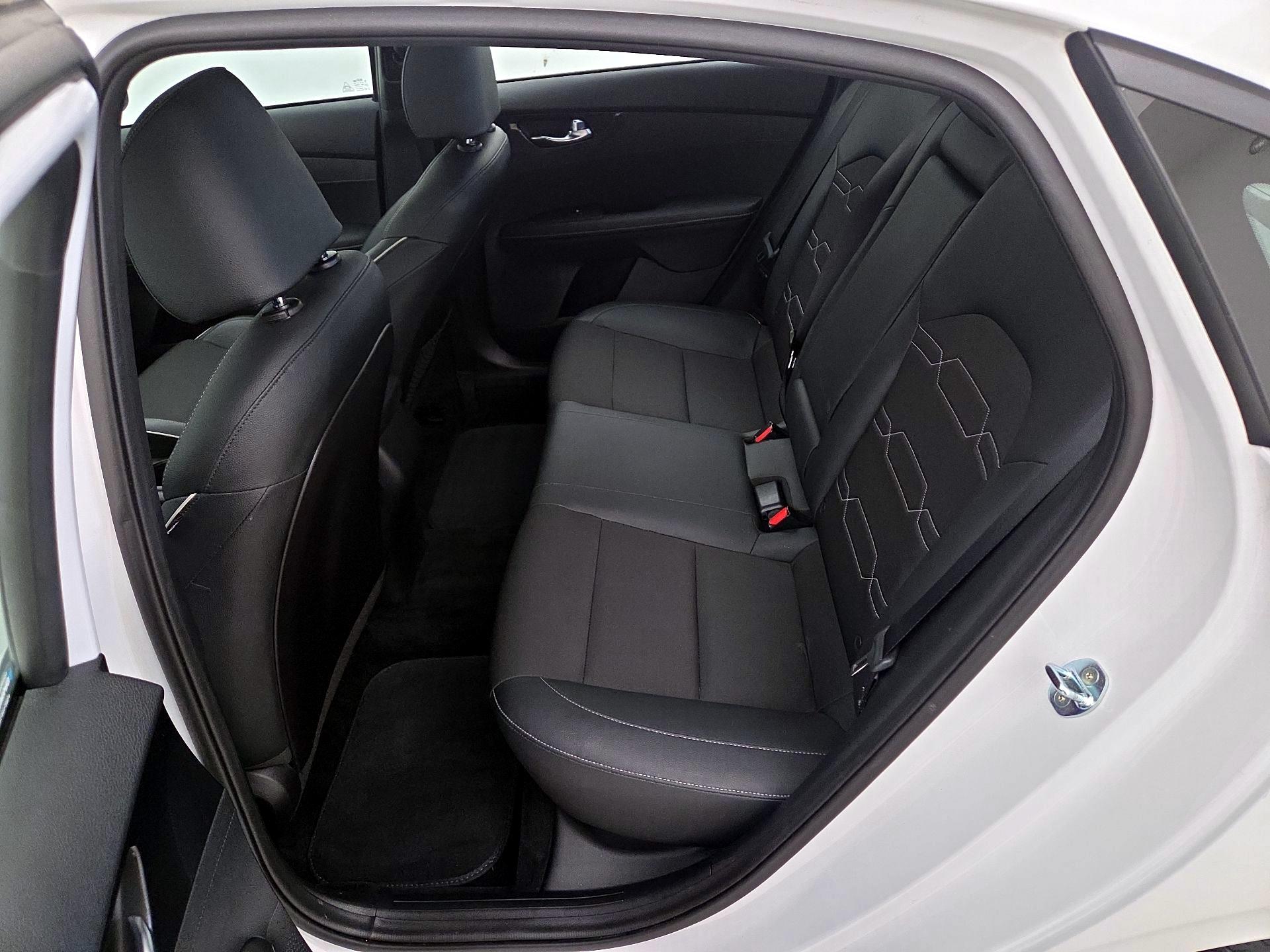 Thumbnail: 2021 Kia Forte - 20