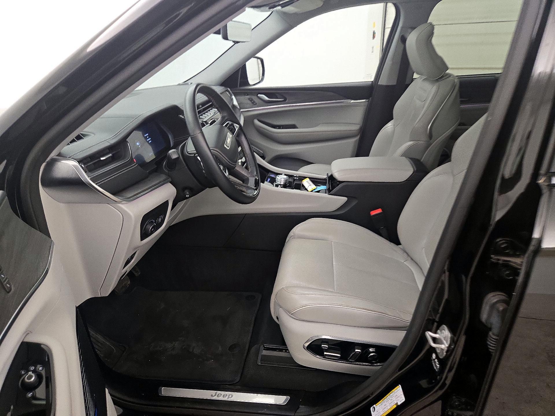 Thumbnail: 2022 Jeep Grand Cherokee L - 11