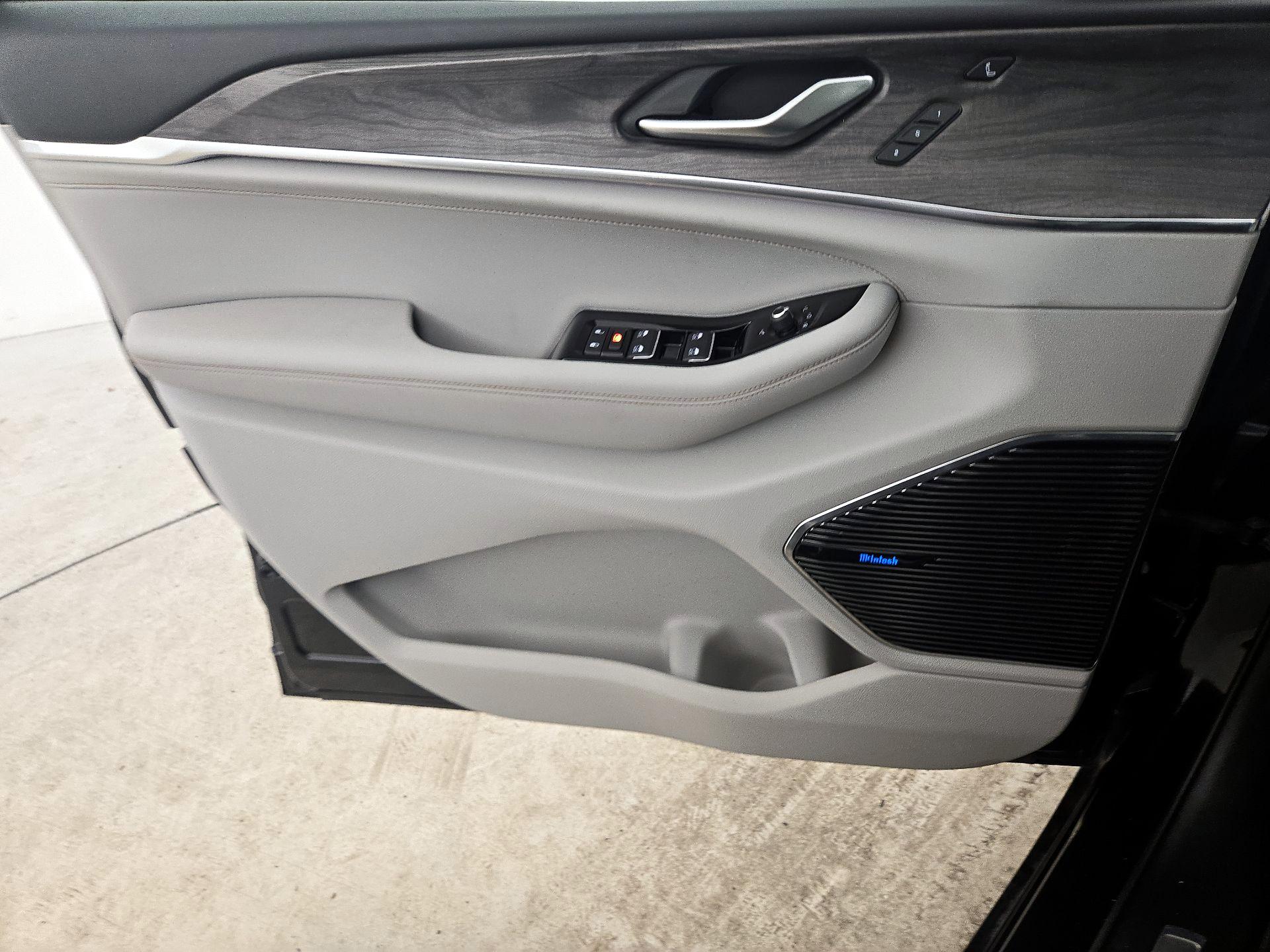 Thumbnail: 2022 Jeep Grand Cherokee L - 12