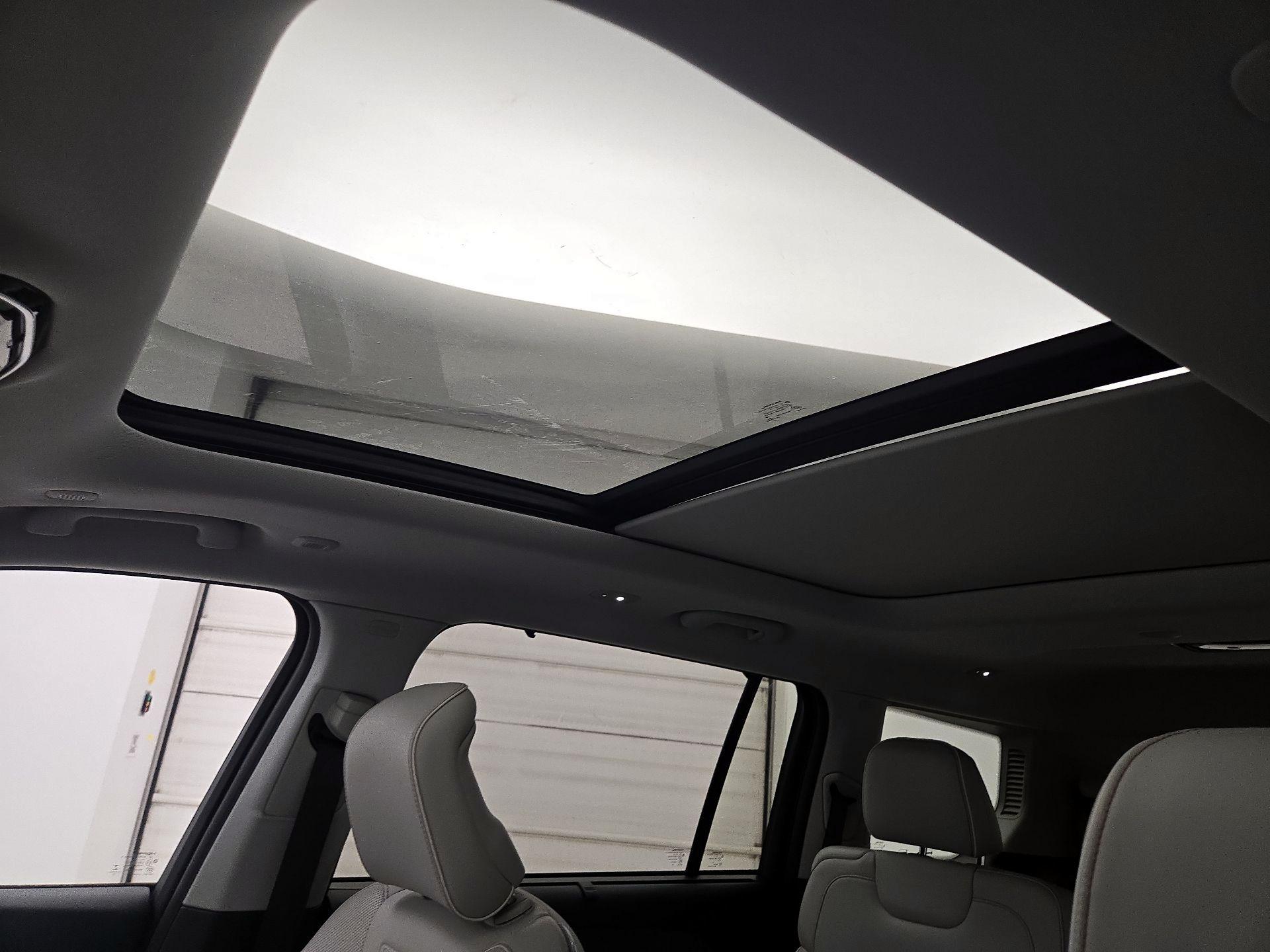 Thumbnail: 2022 Jeep Grand Cherokee L - 20