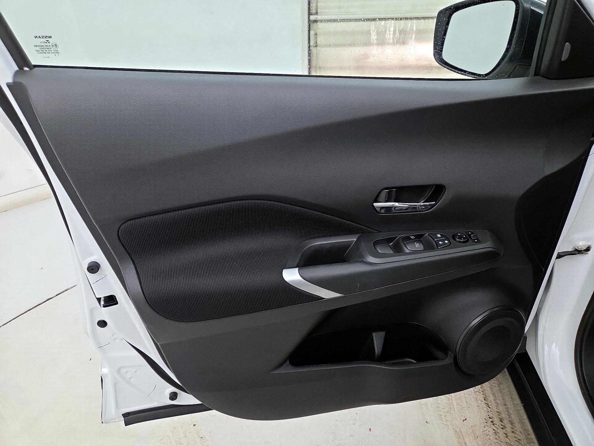 Thumbnail: 2023 Nissan Kicks - 12