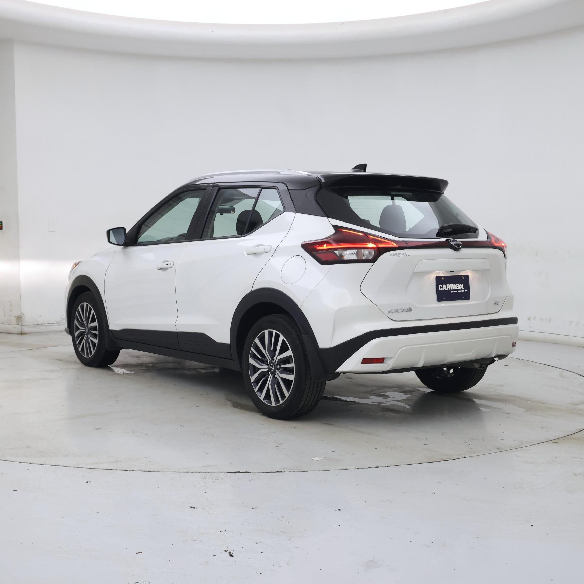 Thumbnail: 2023 Nissan Kicks - 2