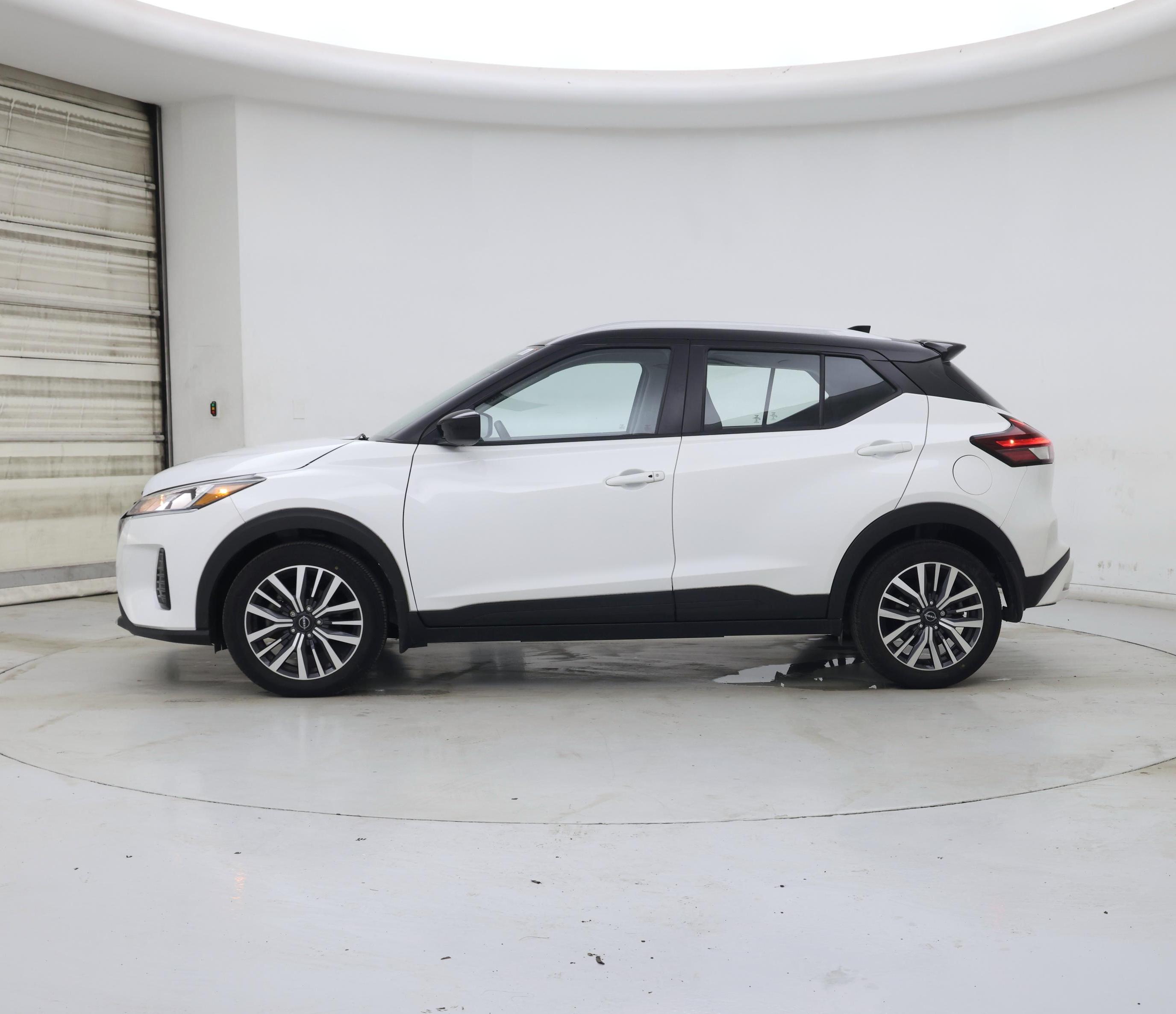 Thumbnail: 2023 Nissan Kicks - 3