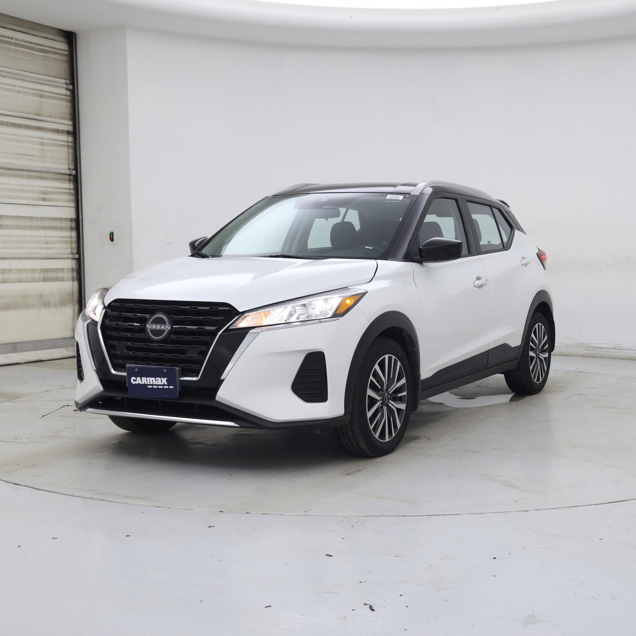 Thumbnail: 2023 Nissan Kicks - 4