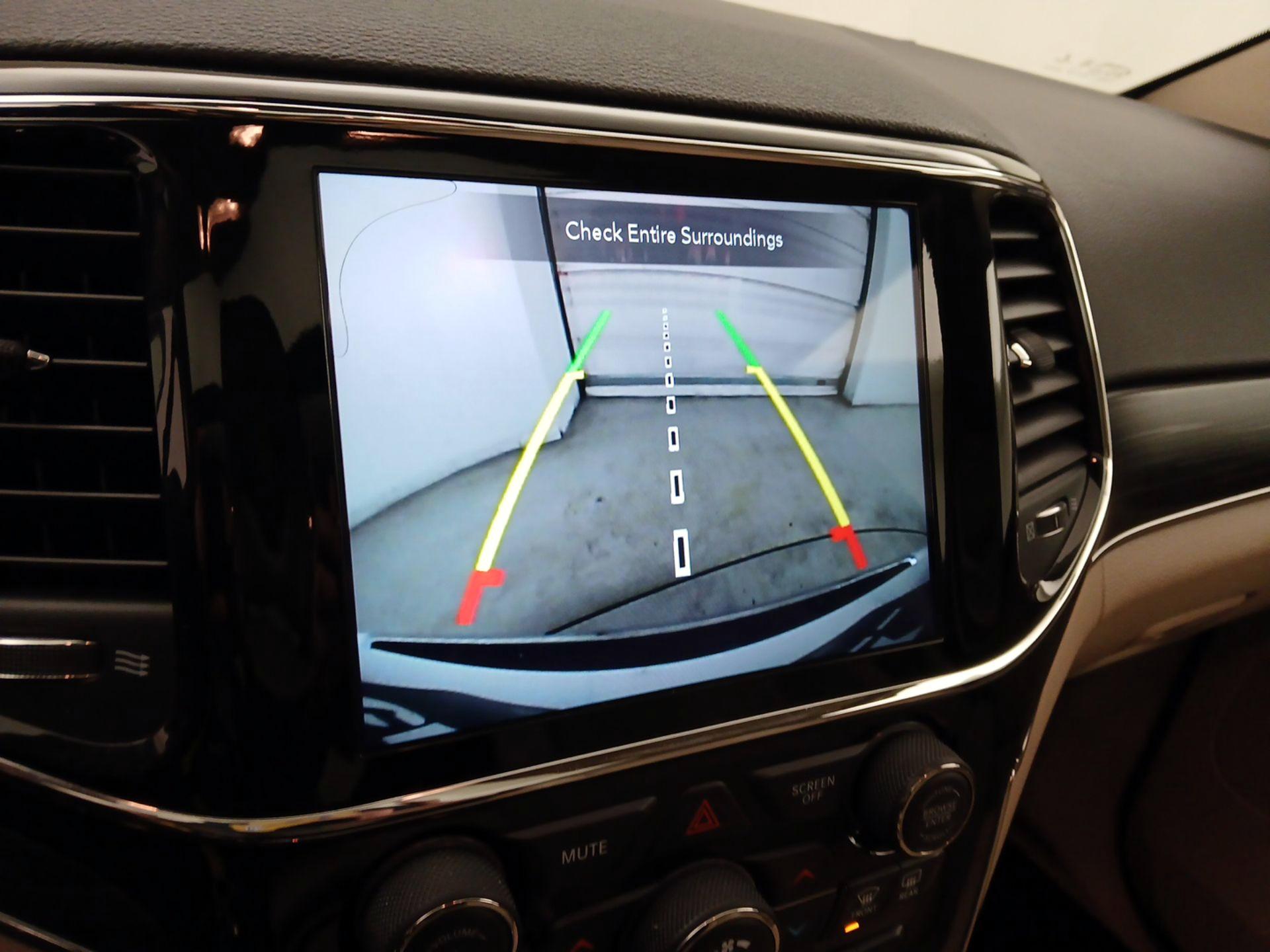 Thumbnail: 2021 Jeep Grand Cherokee - 15