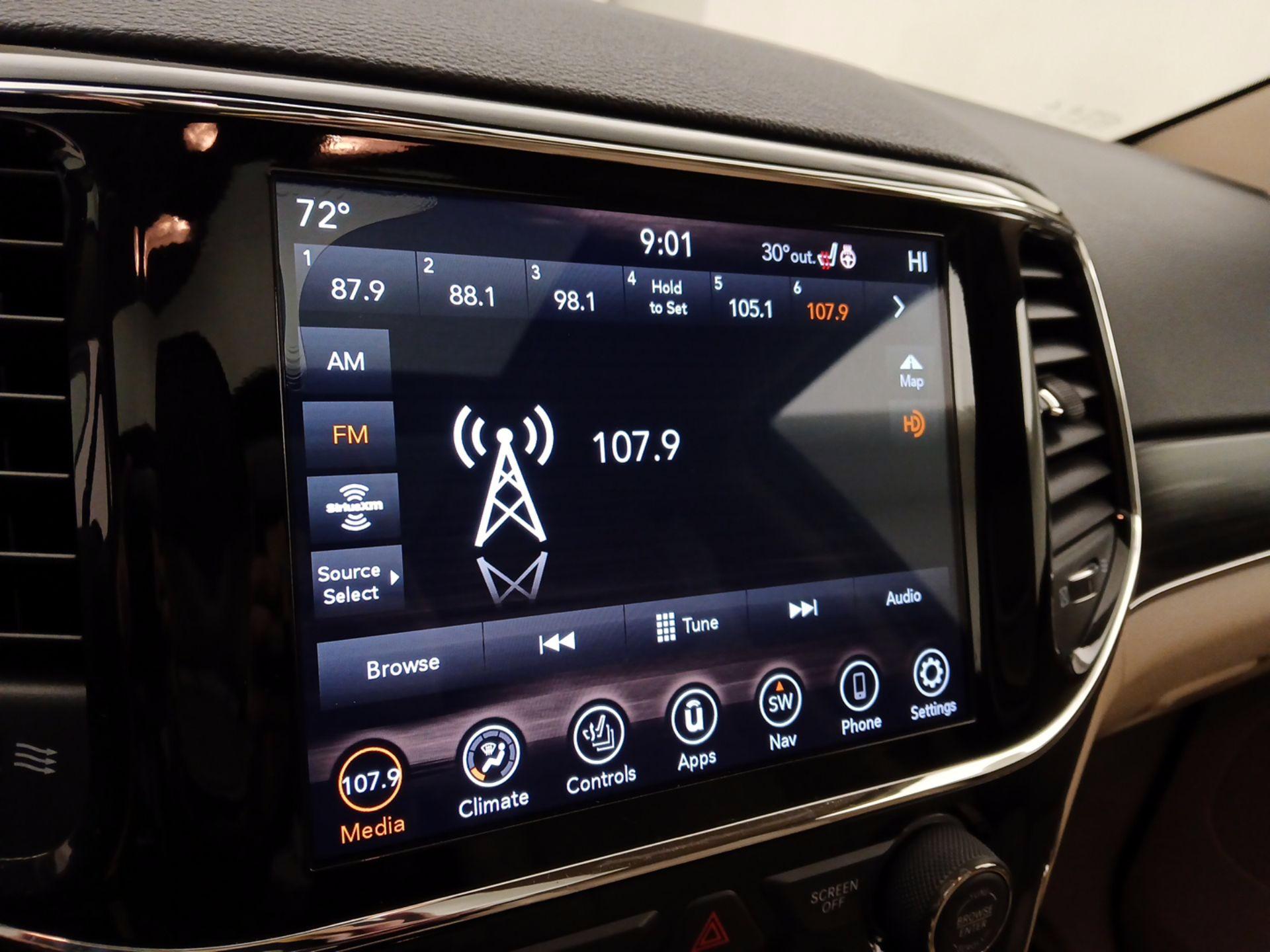 Thumbnail: 2021 Jeep Grand Cherokee - 16