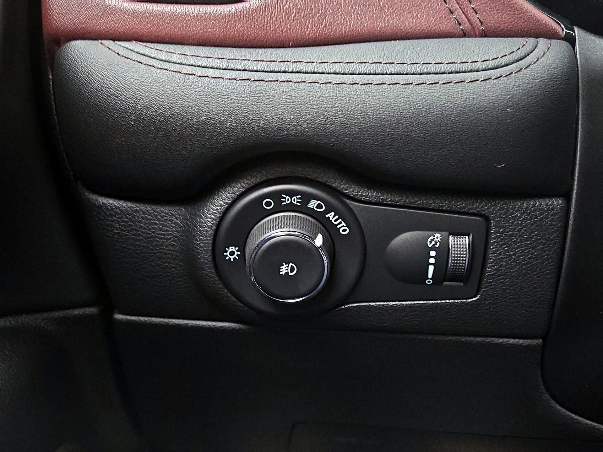 Thumbnail: 2022 Dodge Durango - 13