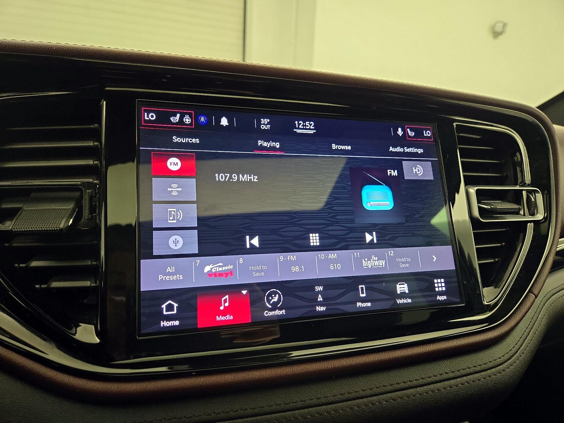 Thumbnail: 2022 Dodge Durango - 16