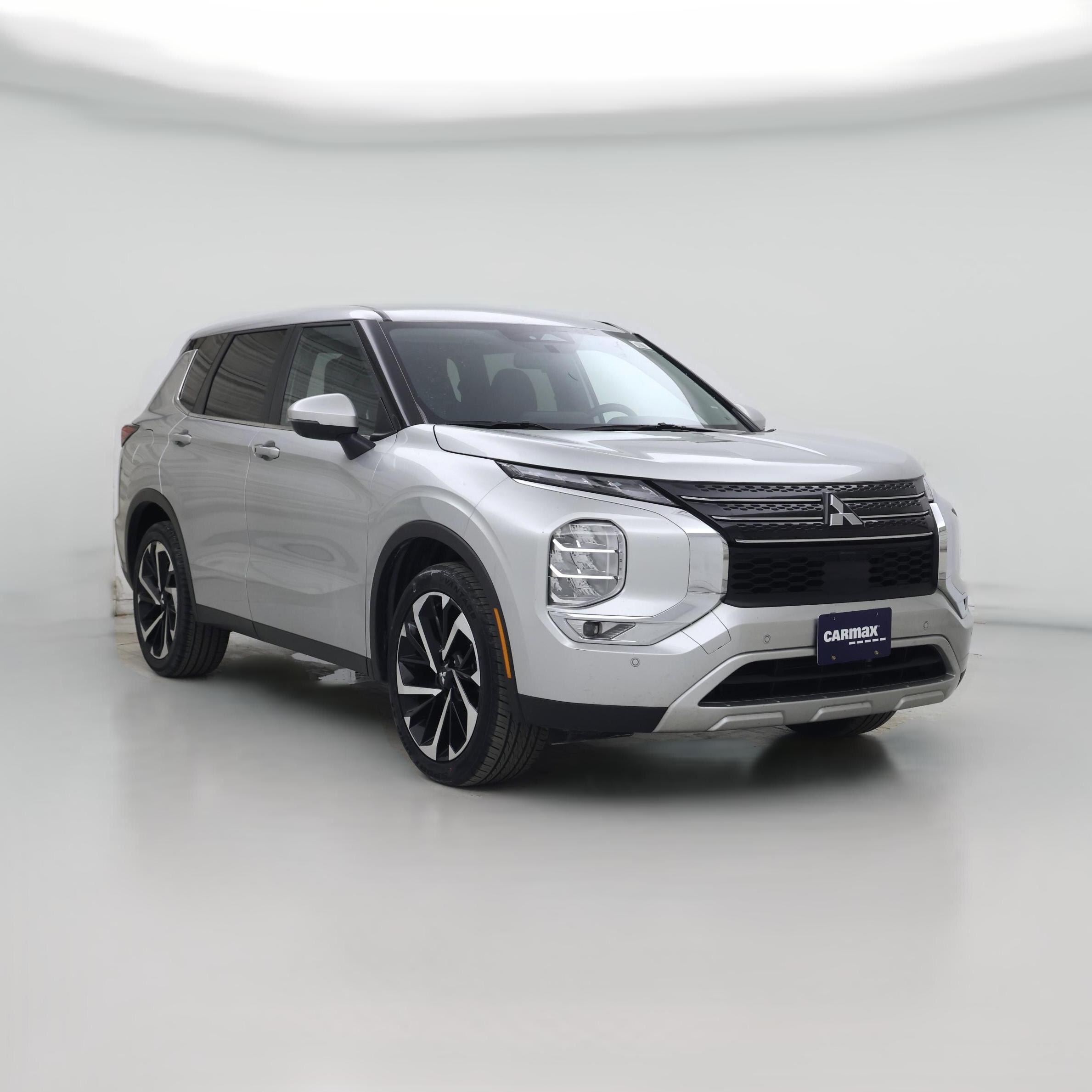 Thumbnail: 2024 Mitsubishi Outlander - 1