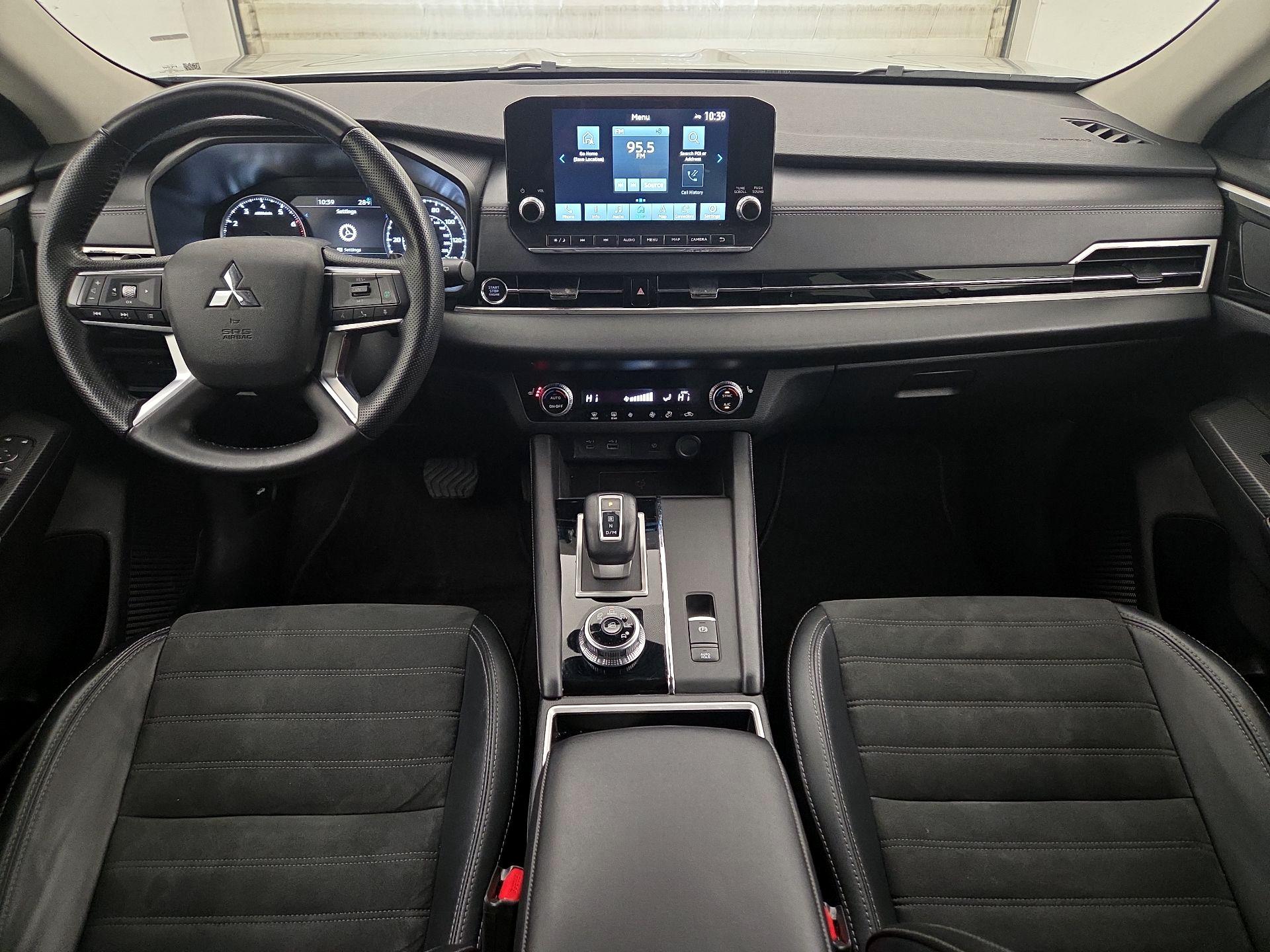 Thumbnail: 2024 Mitsubishi Outlander - 9