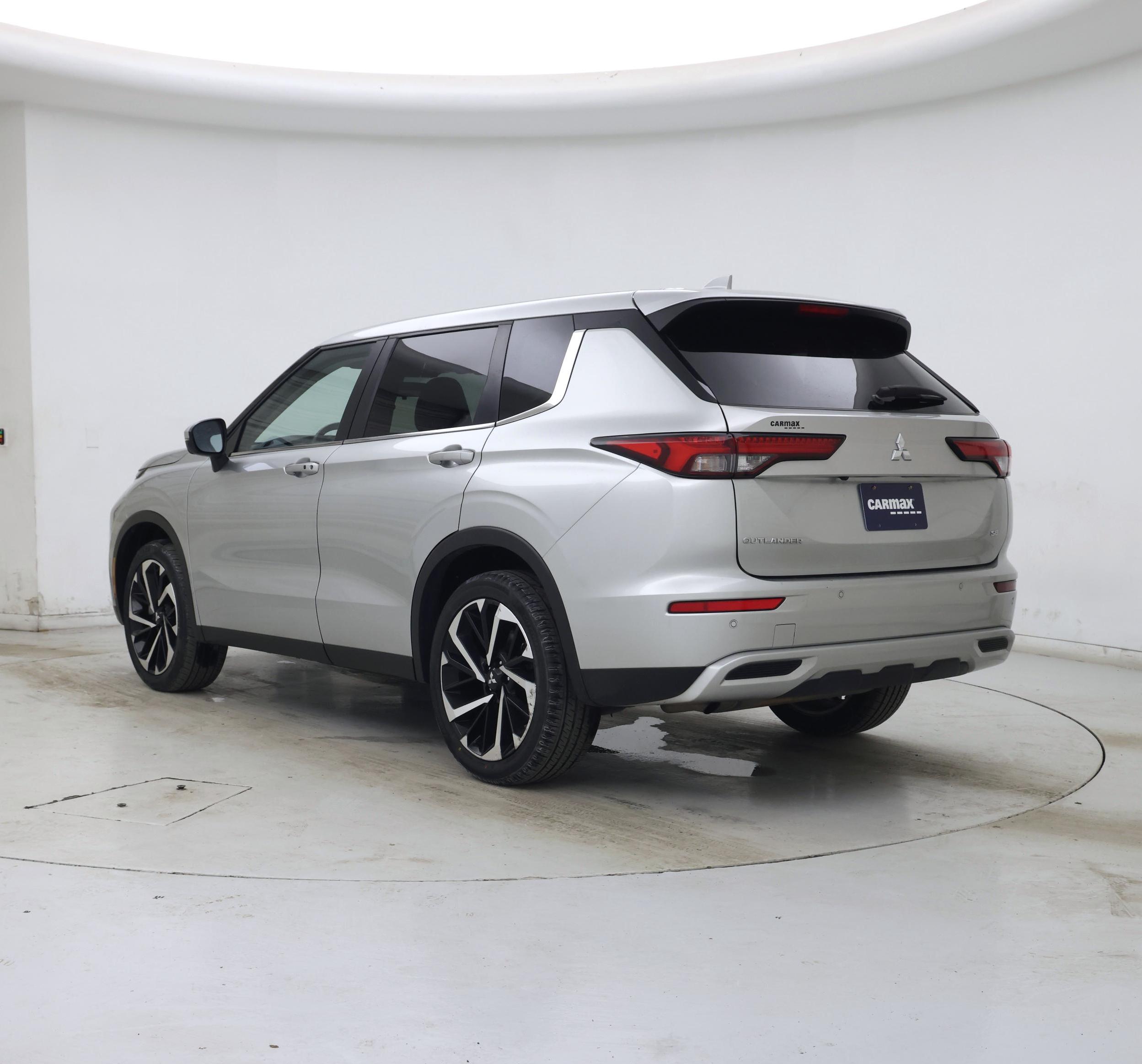 Thumbnail: 2024 Mitsubishi Outlander - 2