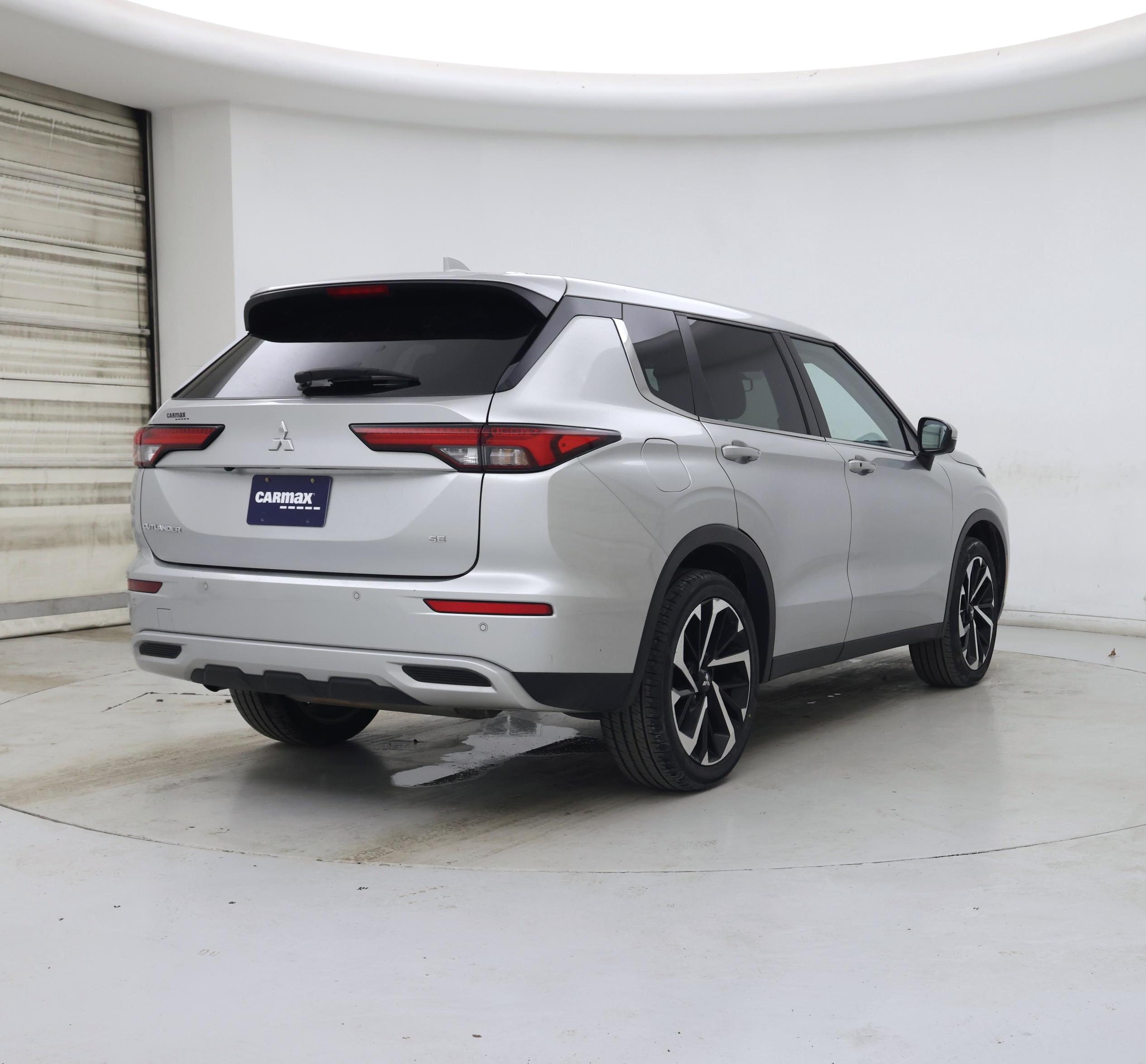 Thumbnail: 2024 Mitsubishi Outlander - 8